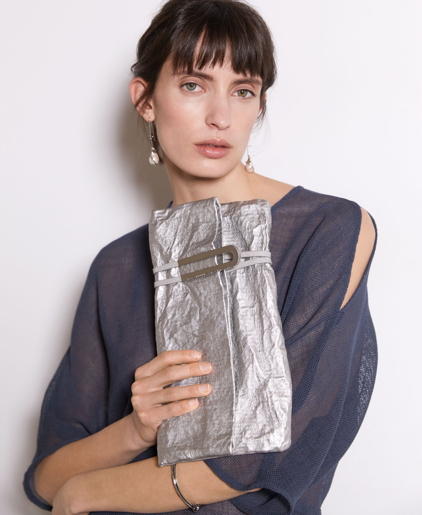 Metal soul clutch image number 3