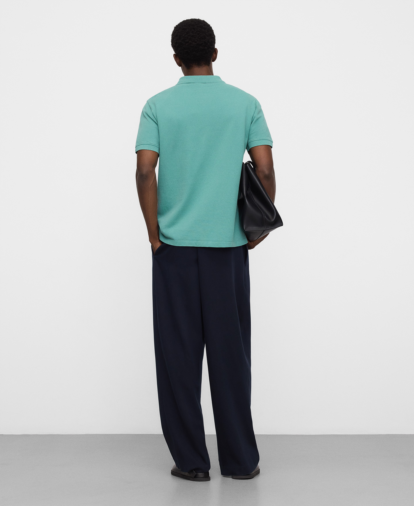 Polo regular fit piqu&eacute; algod&oacute;n org&aacute;nico image number 2