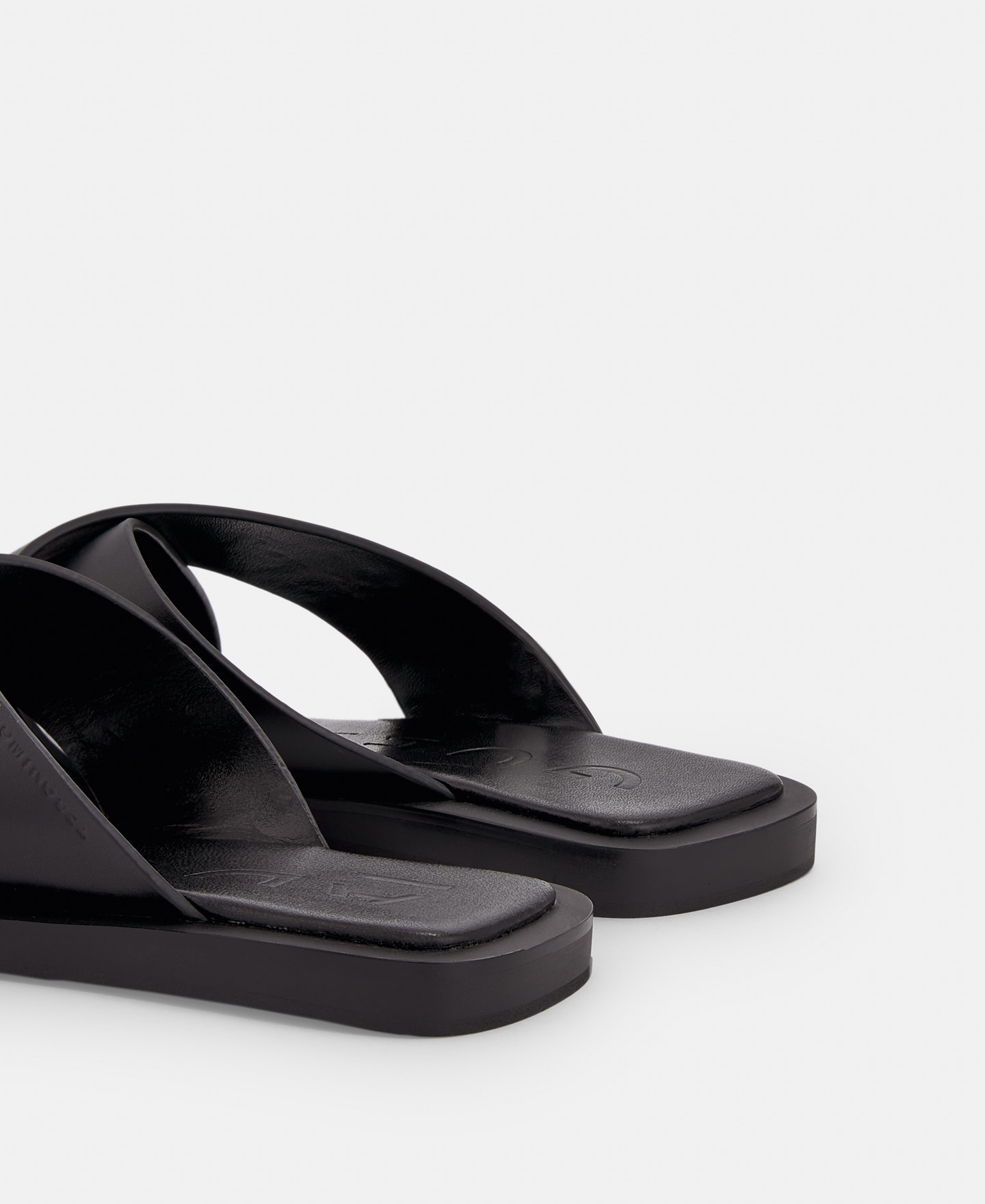 Leather crossed sandal image number 2