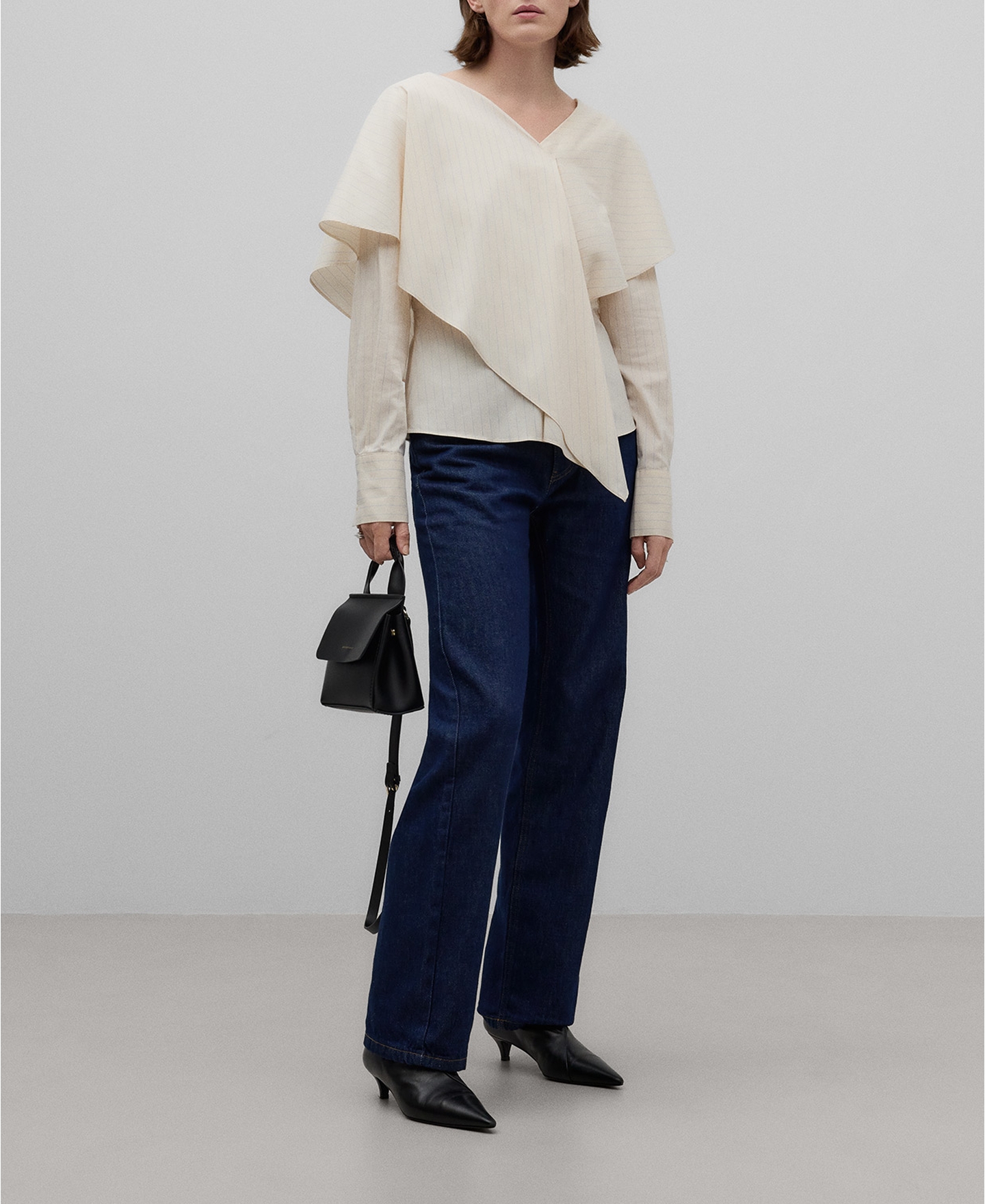 Blusa cuello chal rayas mujer image number 1
