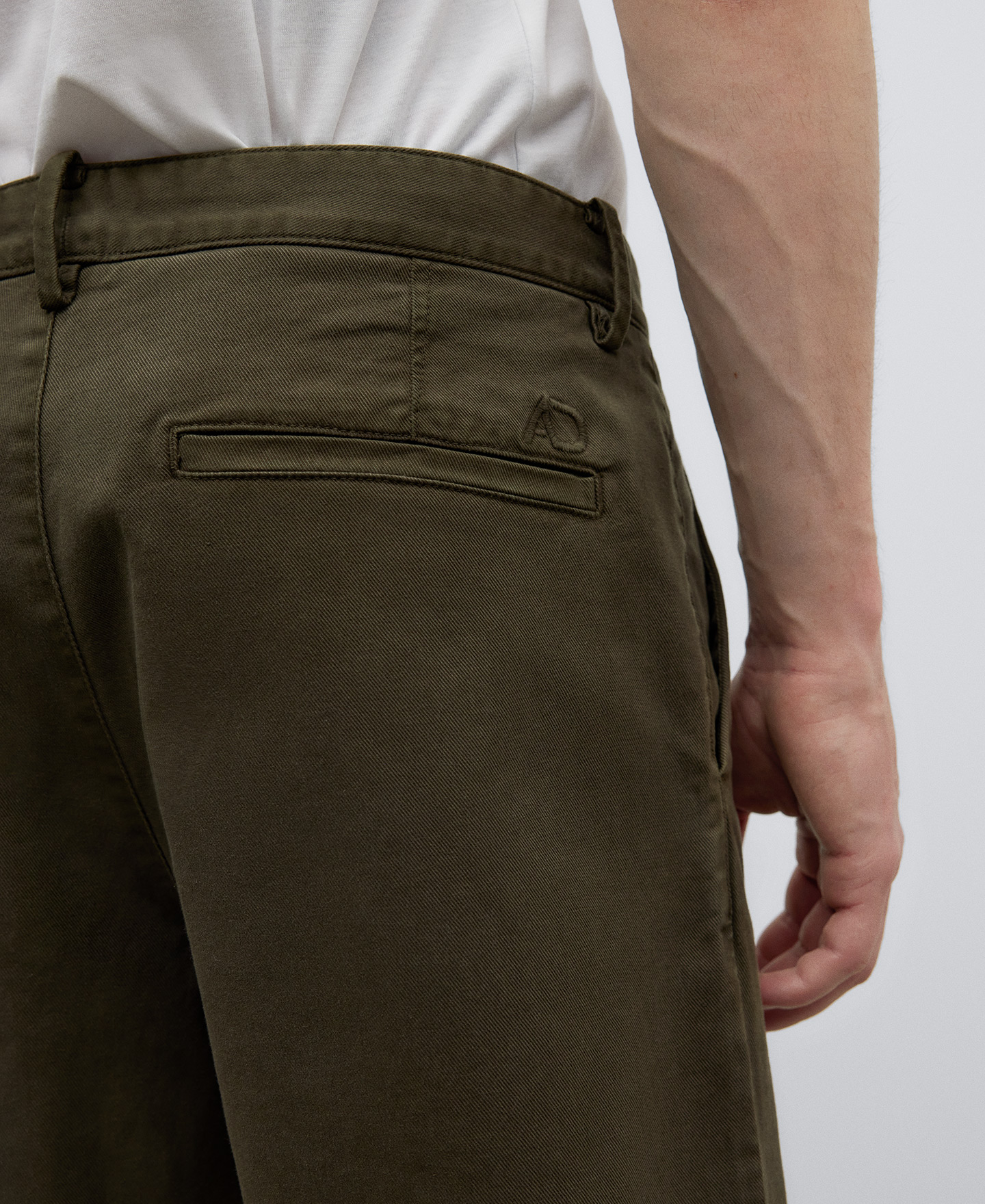 Pantalón chino sarga algodón hombre image number 3