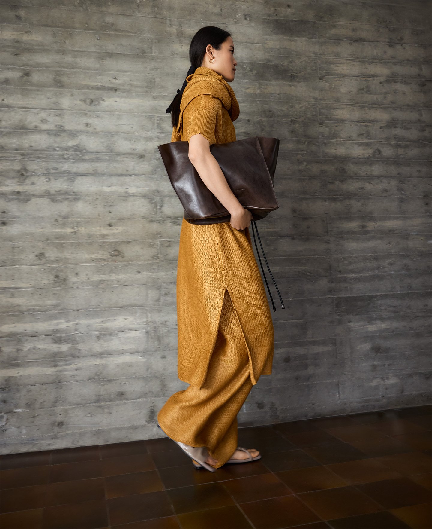 Mala shopper grande Orión em pele responsável para mulher image number 5