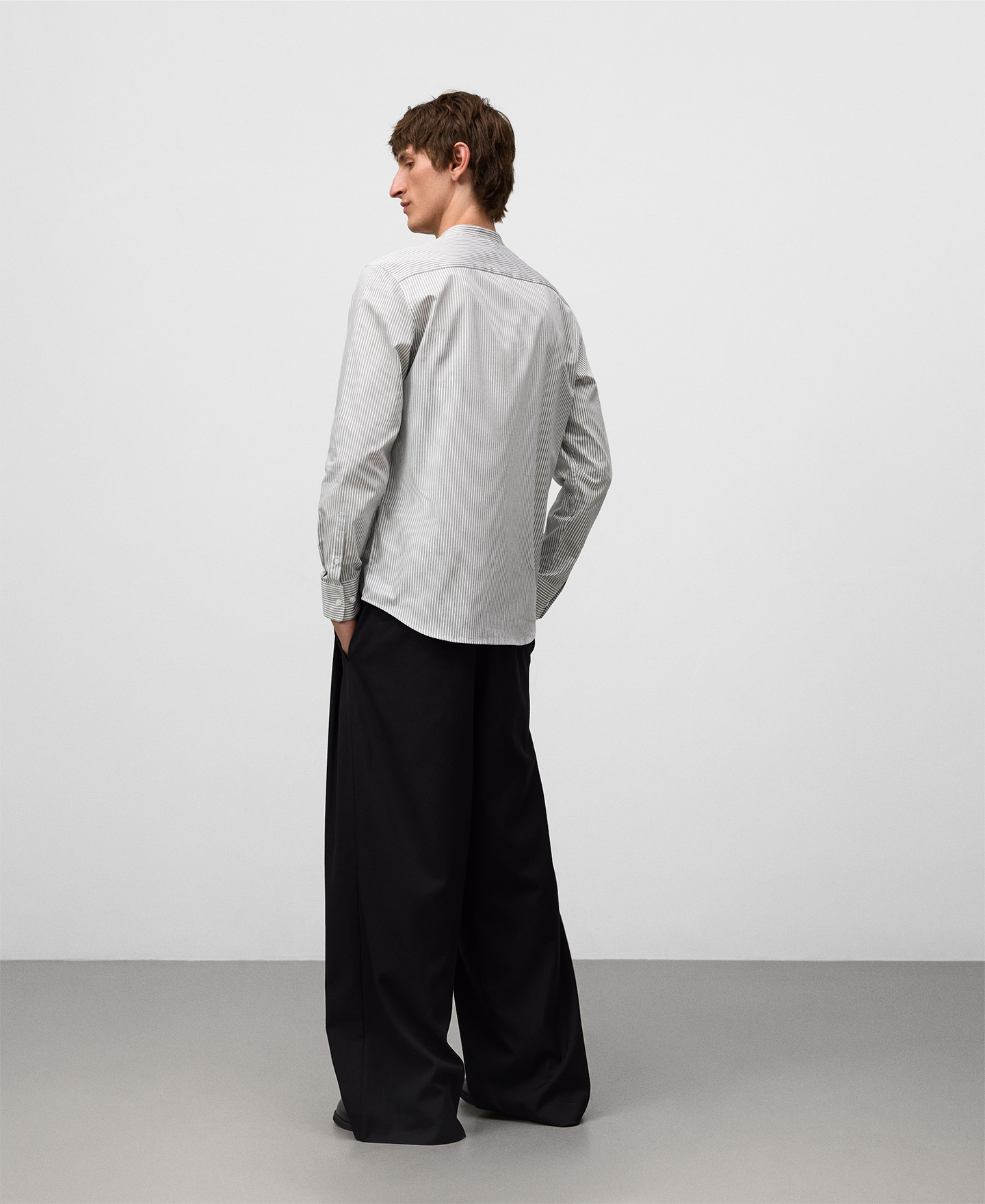Mandarin collar striped shirt man image number 2