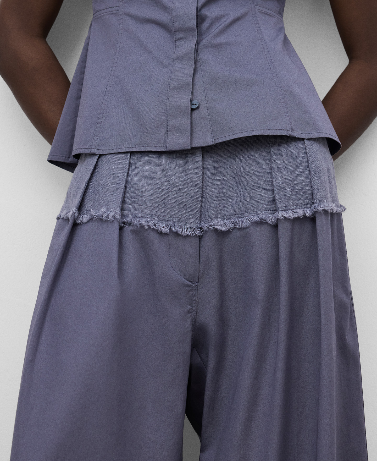 Pleated pants with yoke woman image number 3