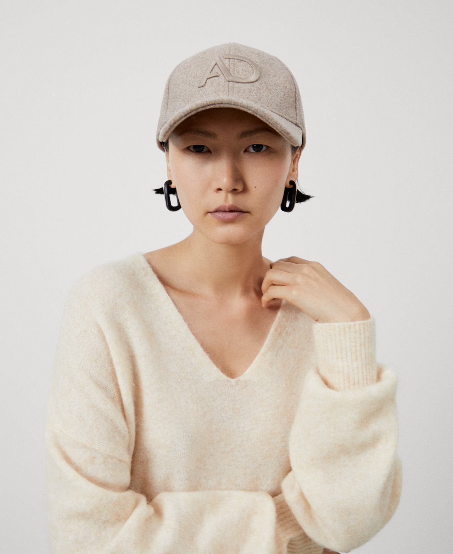 Jersey cuello pico en mohair image number 3