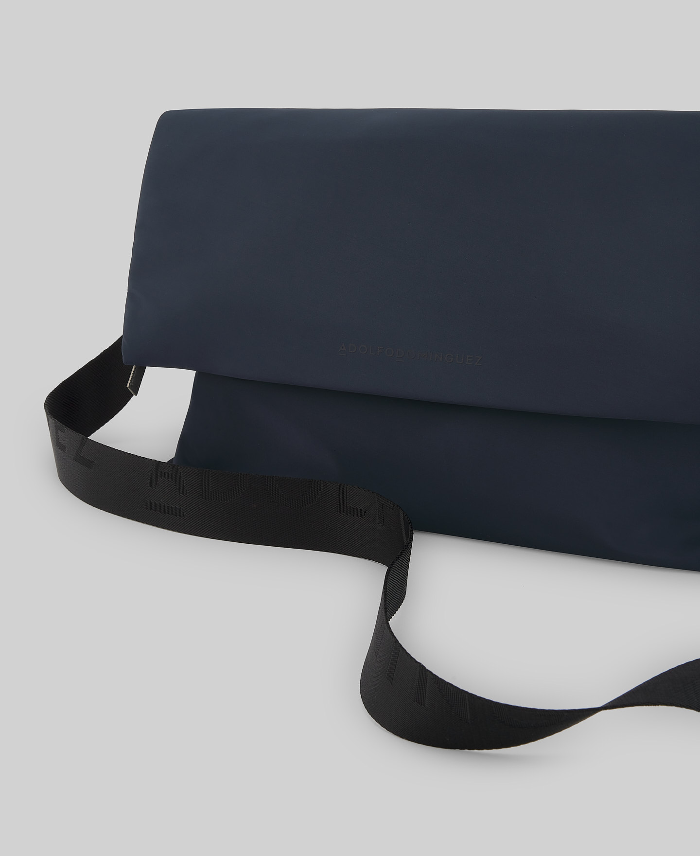 Bolso Messenger con solapa hombre image number 3