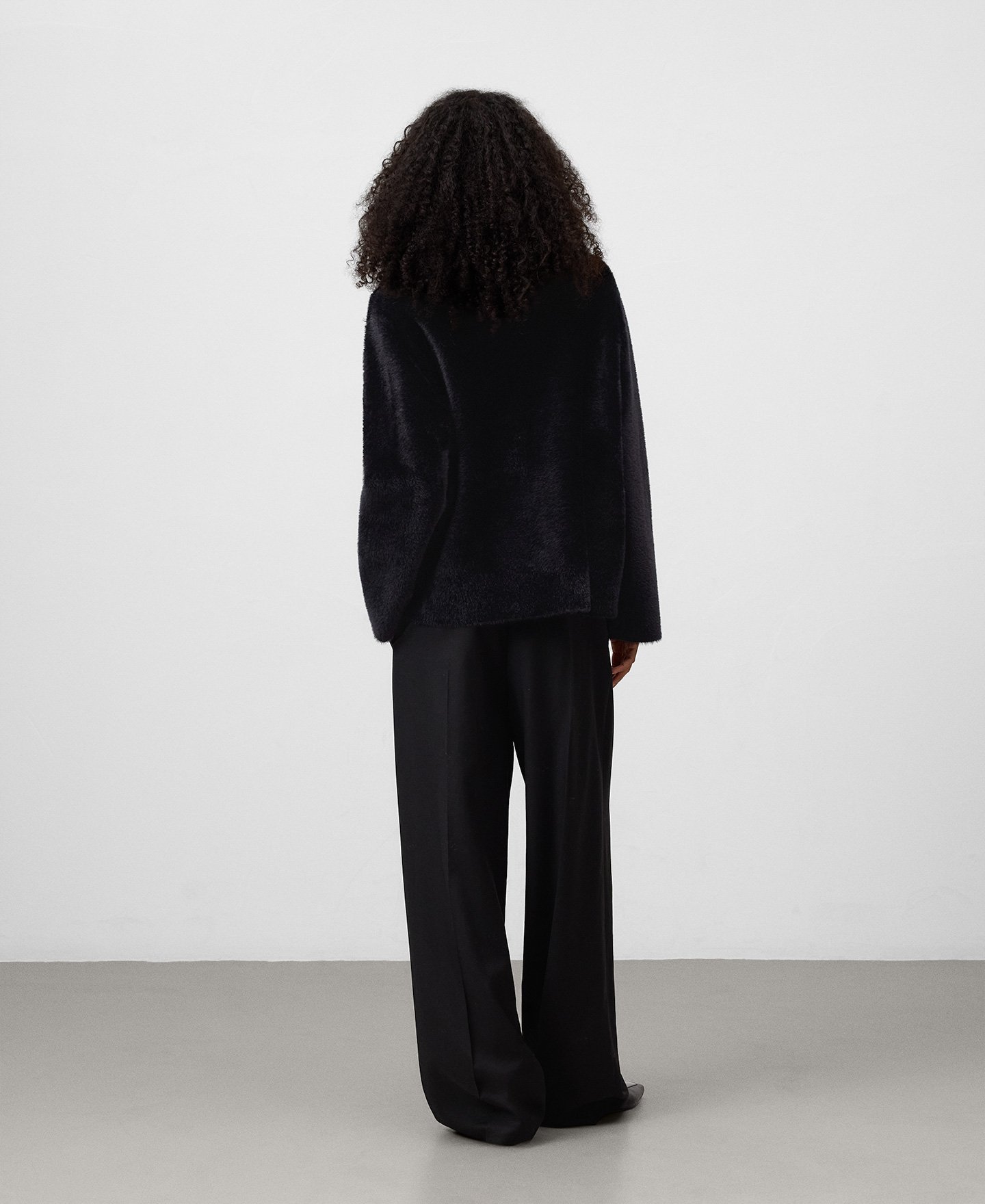 Fuzzy knit jacket woman image number 2