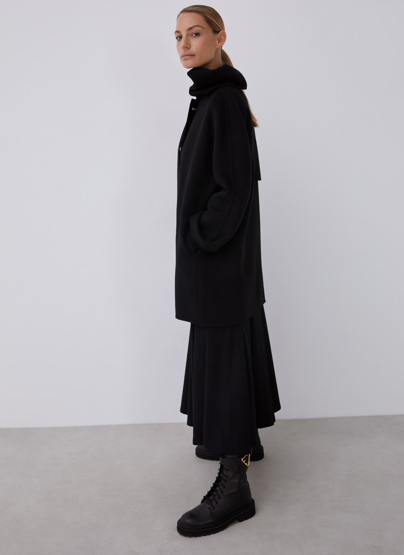 Knitted midi skirt image number 3