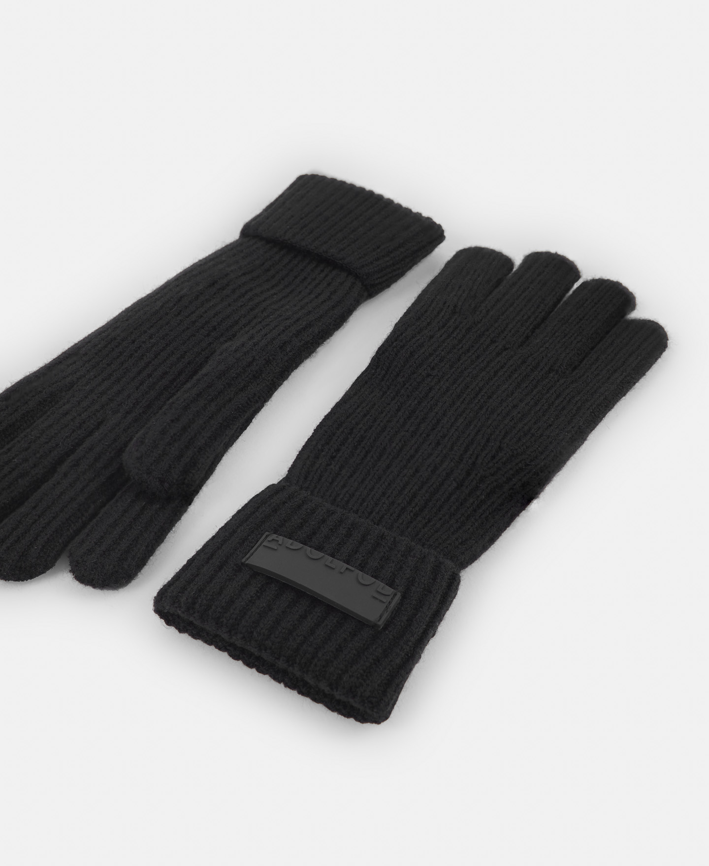Knitted gloves image number 1