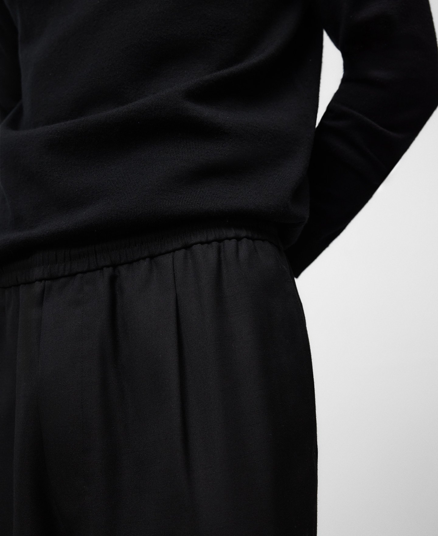 Pantalón jogger pinzas hombre image number 3