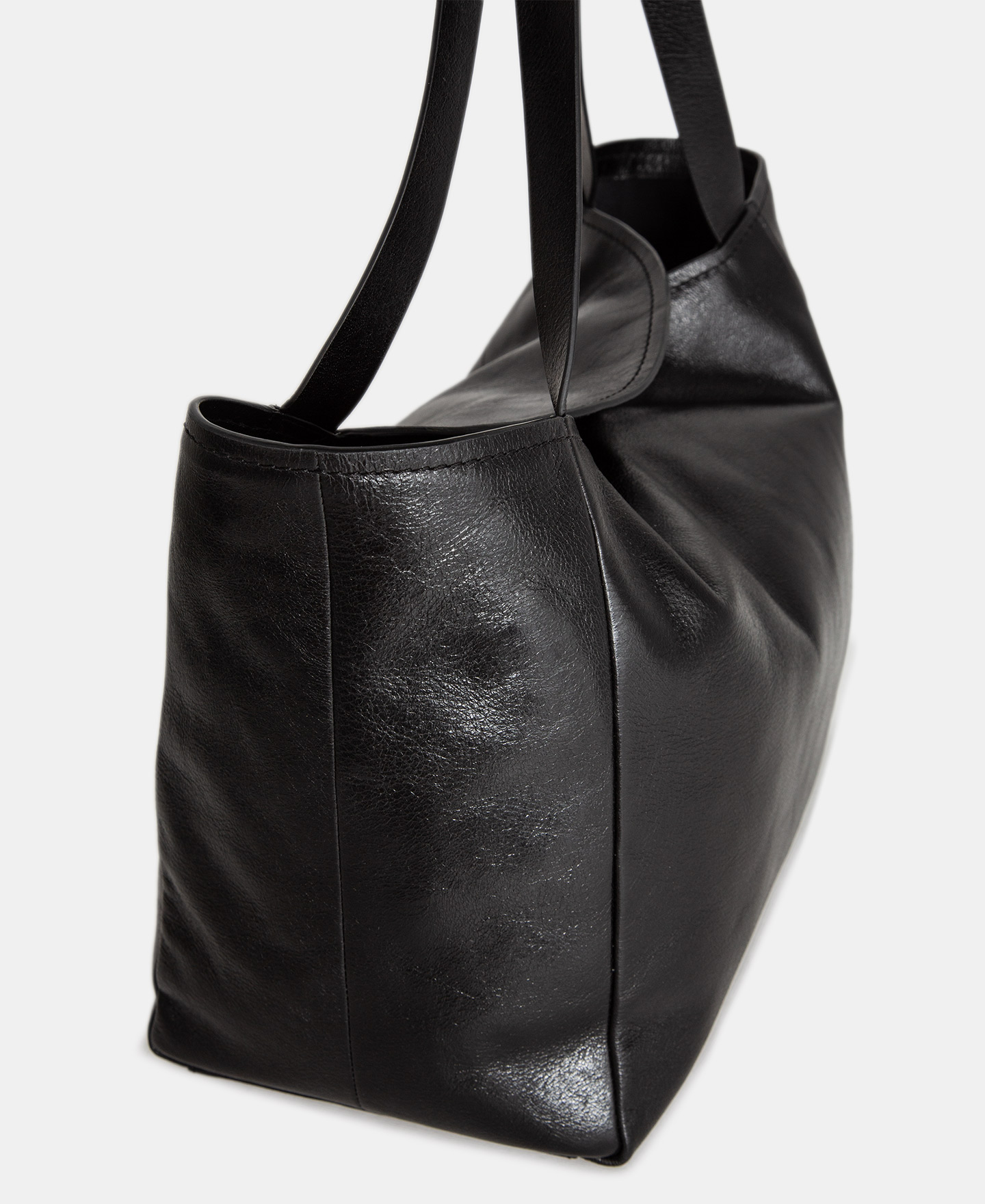 Double handle crackled leather shopper image number 1