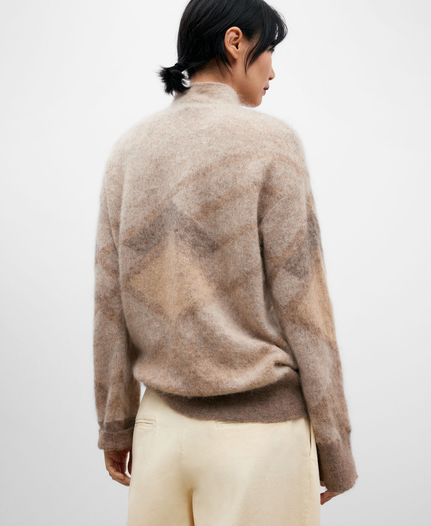 Jersey punto jacquard color arena mujer image number 2