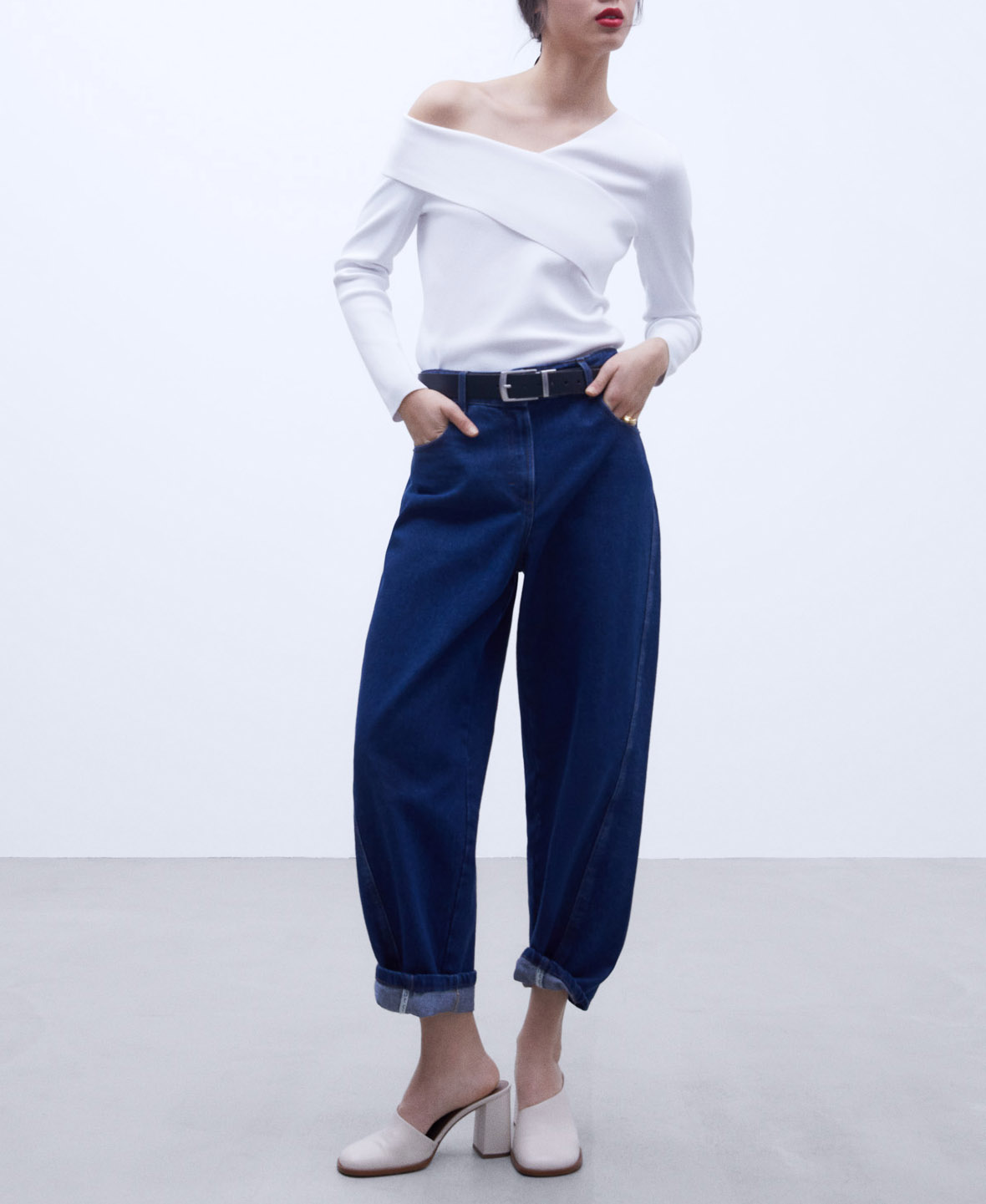 Knitted asymmetric top image number 1