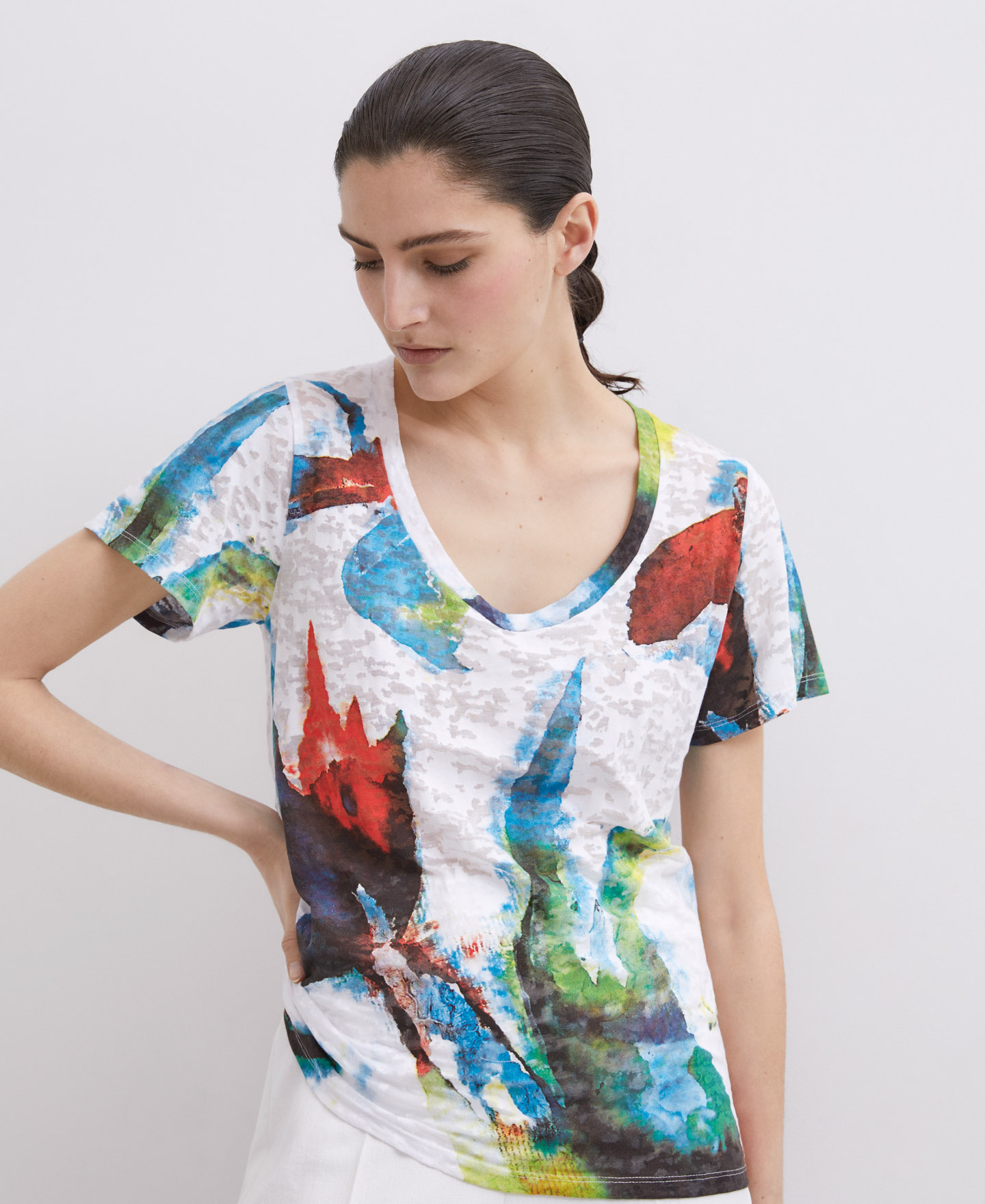 Floral print round neck t-shirt image number 2