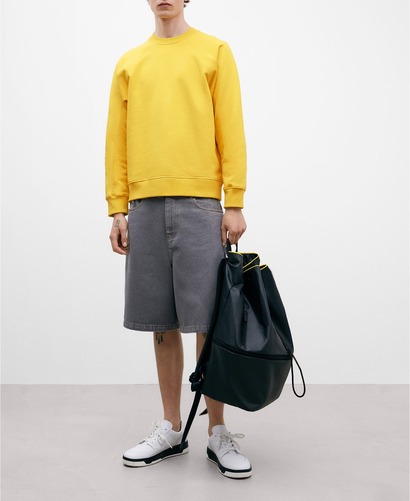 Sudadera amarilla en algodón image number 1