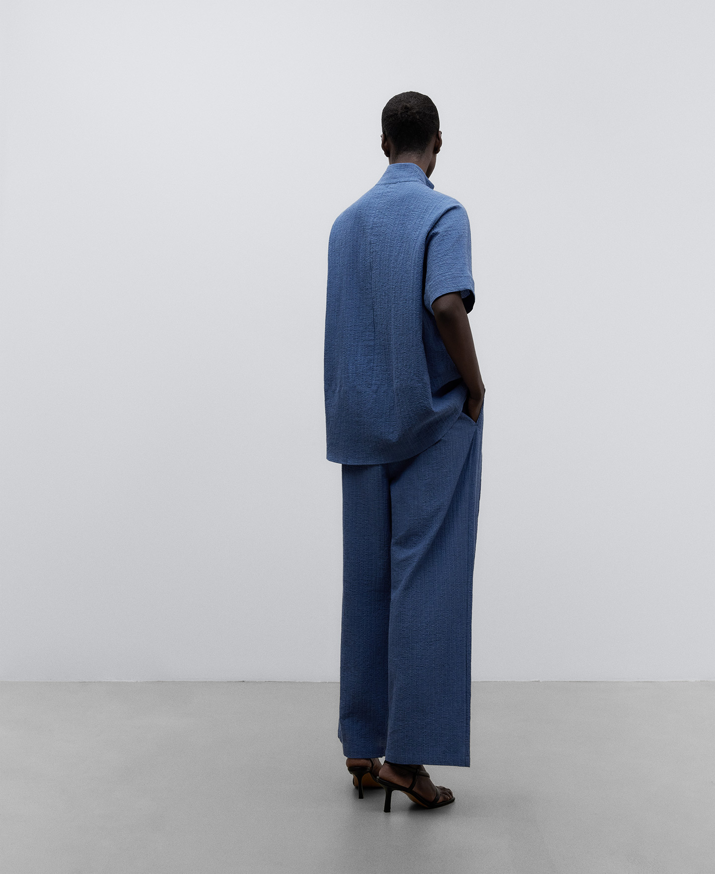 Blue Japanese sleeve shirt woman image number 2