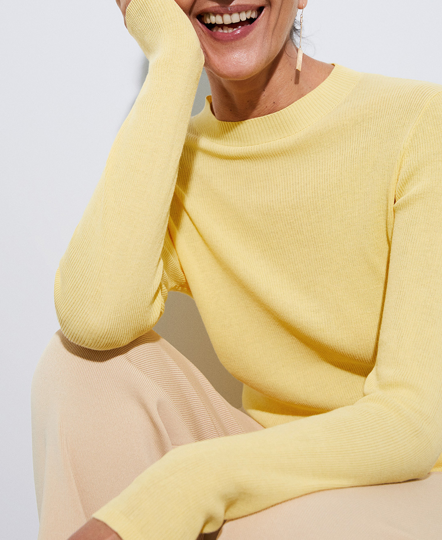 Responsible hemp sweater image number 3
