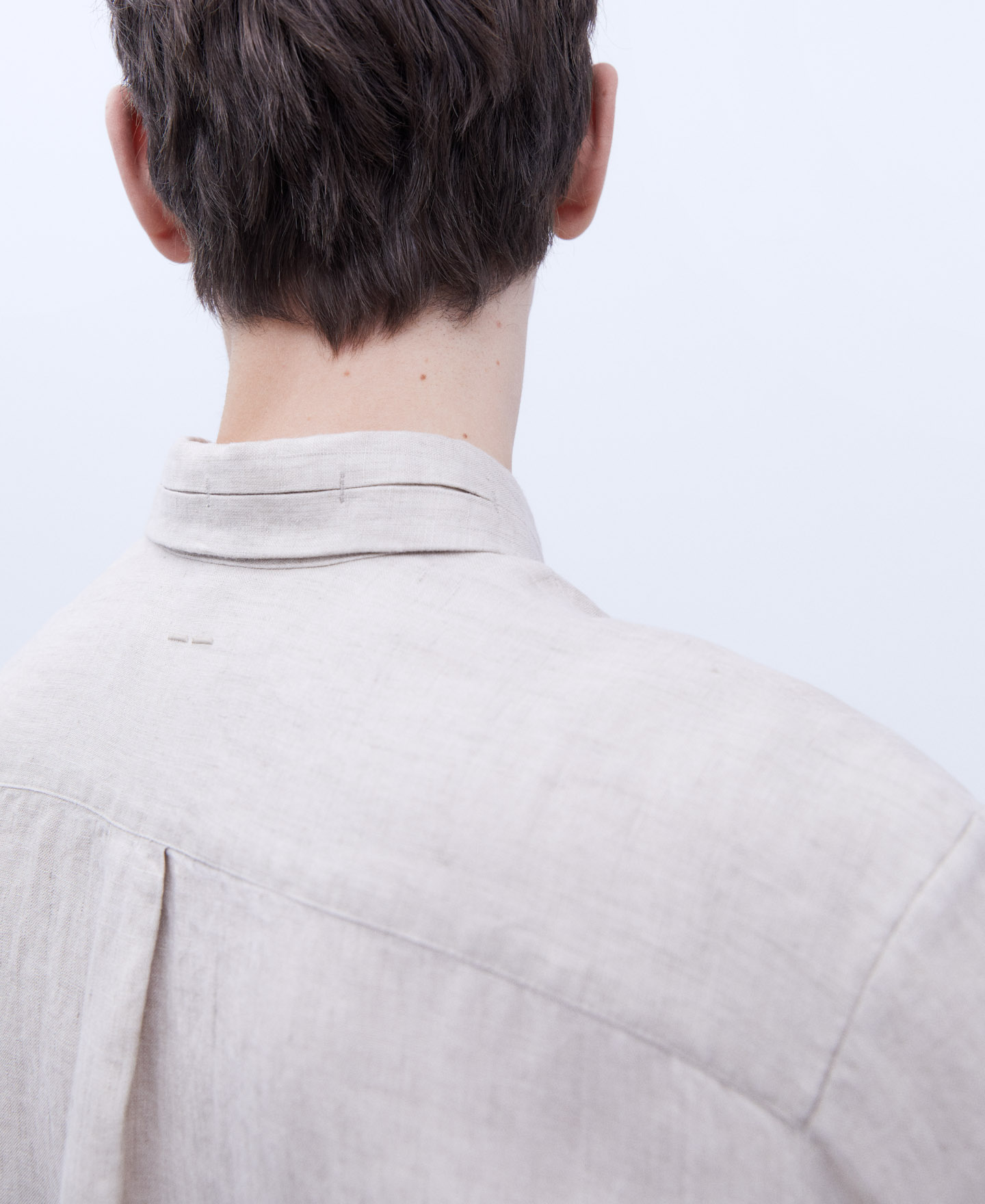 Camisa cuello camisero en lino europeo image number 3