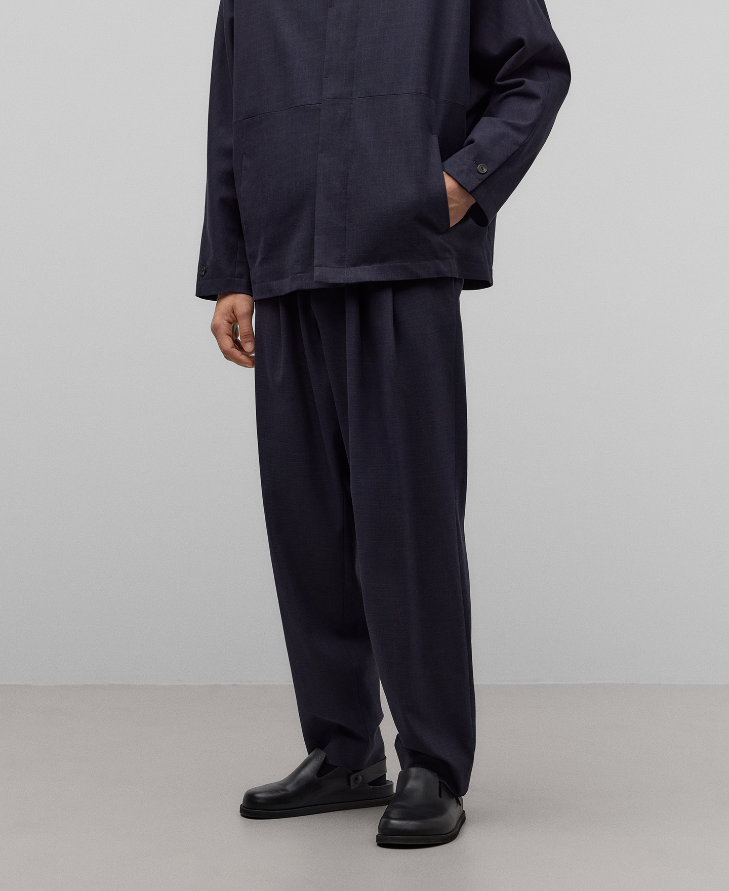 Gray relaxed fit trousers man image number 0