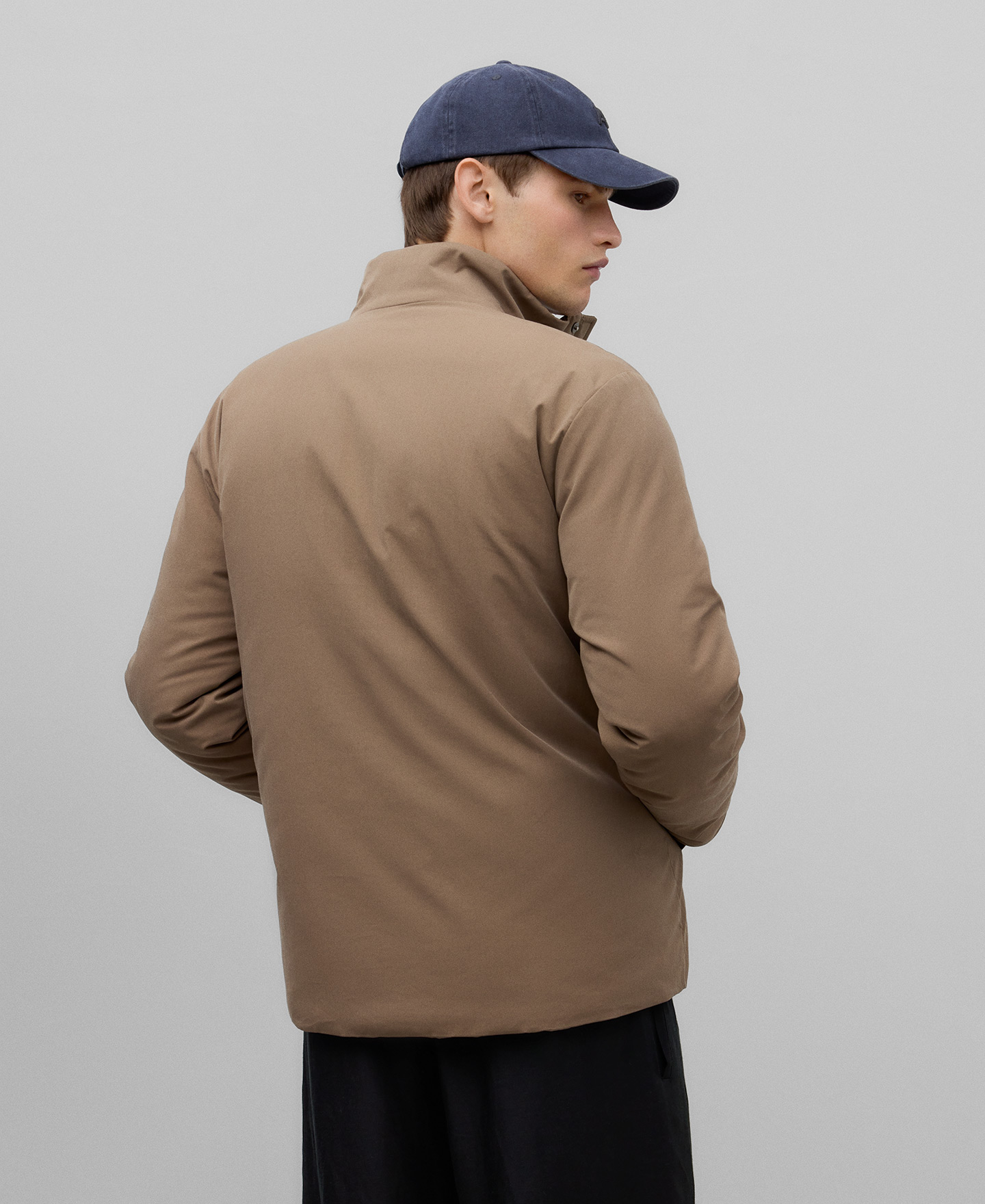Short padded jacket man image number 2