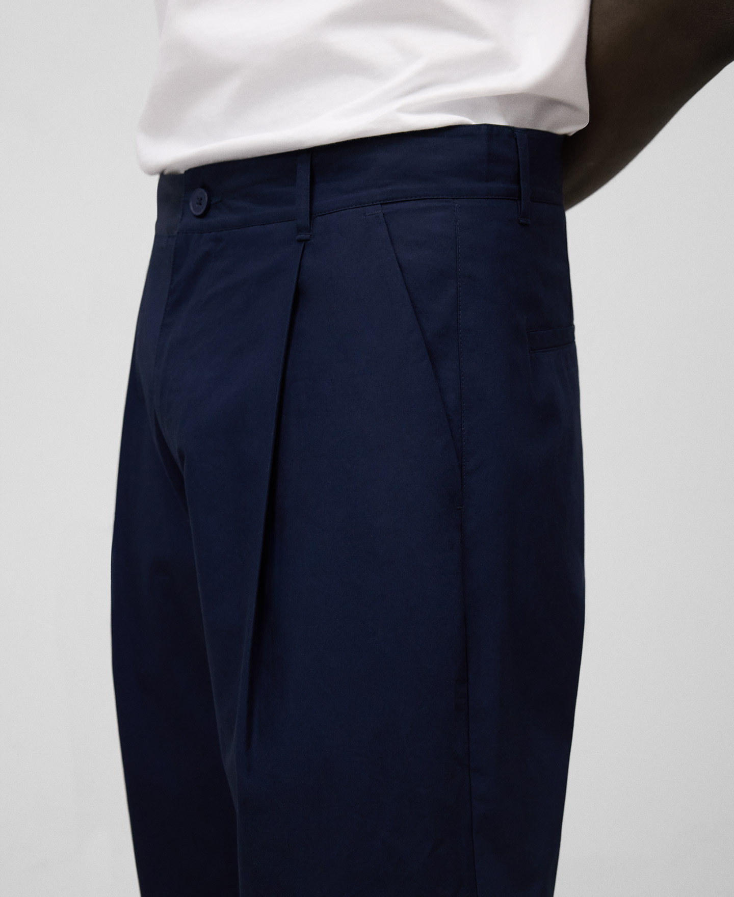 Cotton poplin chino trousers man image number 3
