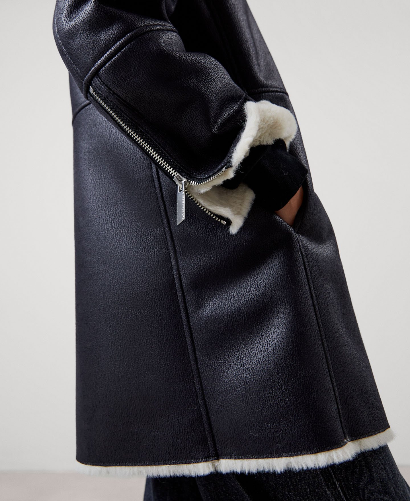 Leather textured jacket image number 3