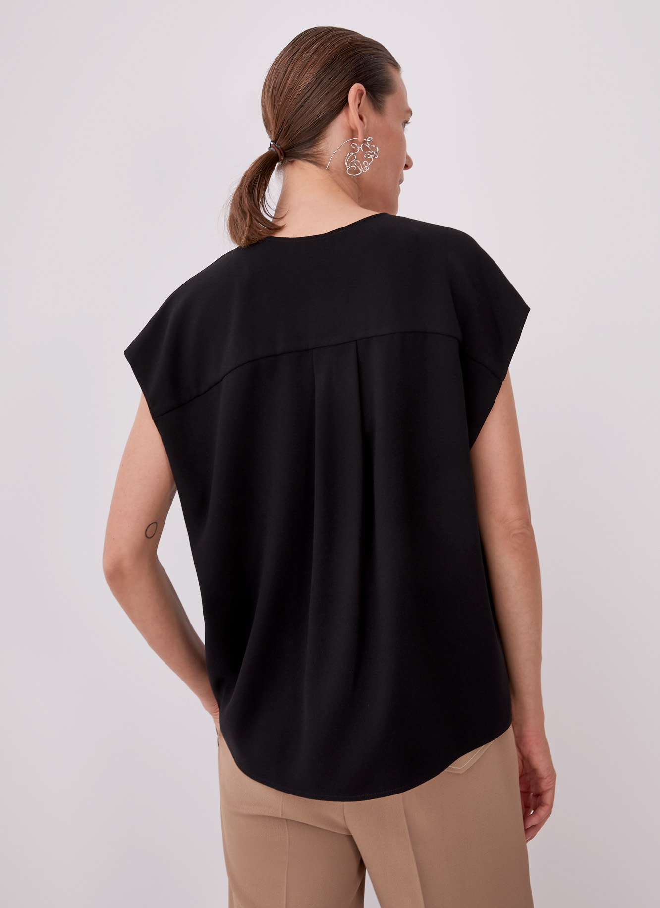 Fluid t-shirt with short drop sleeve image number 3