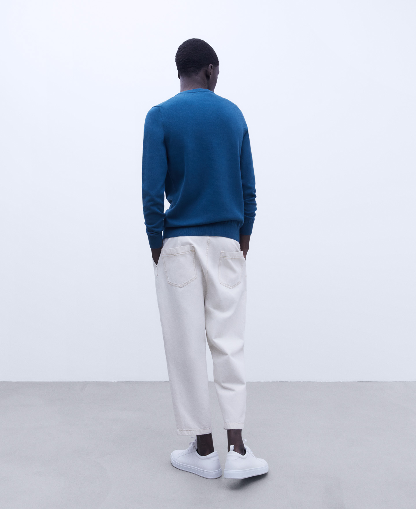 Organic cotton crew neck sweater image number 2