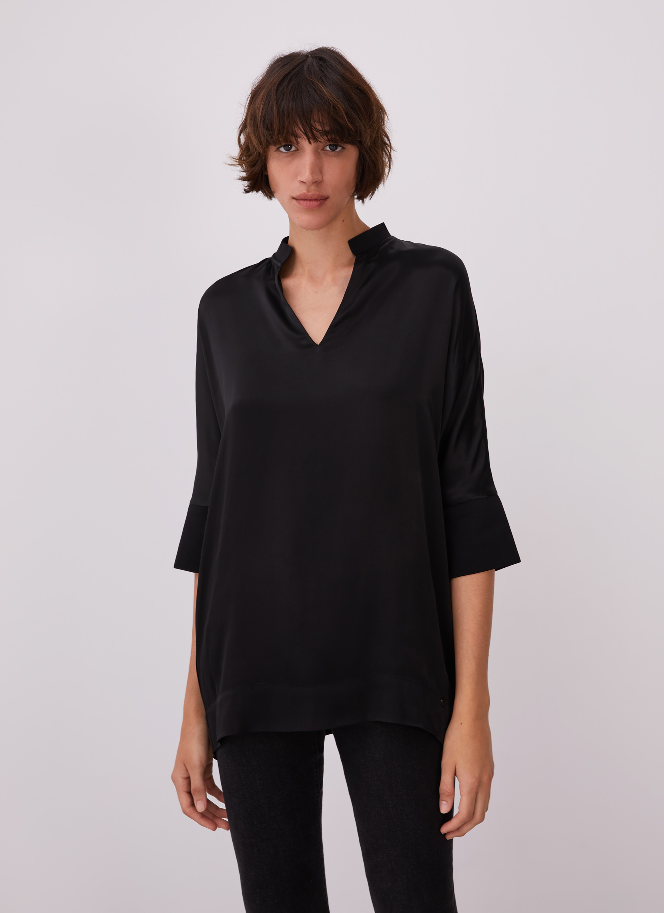 Blusa de viscosa con cuello mao image number 0
