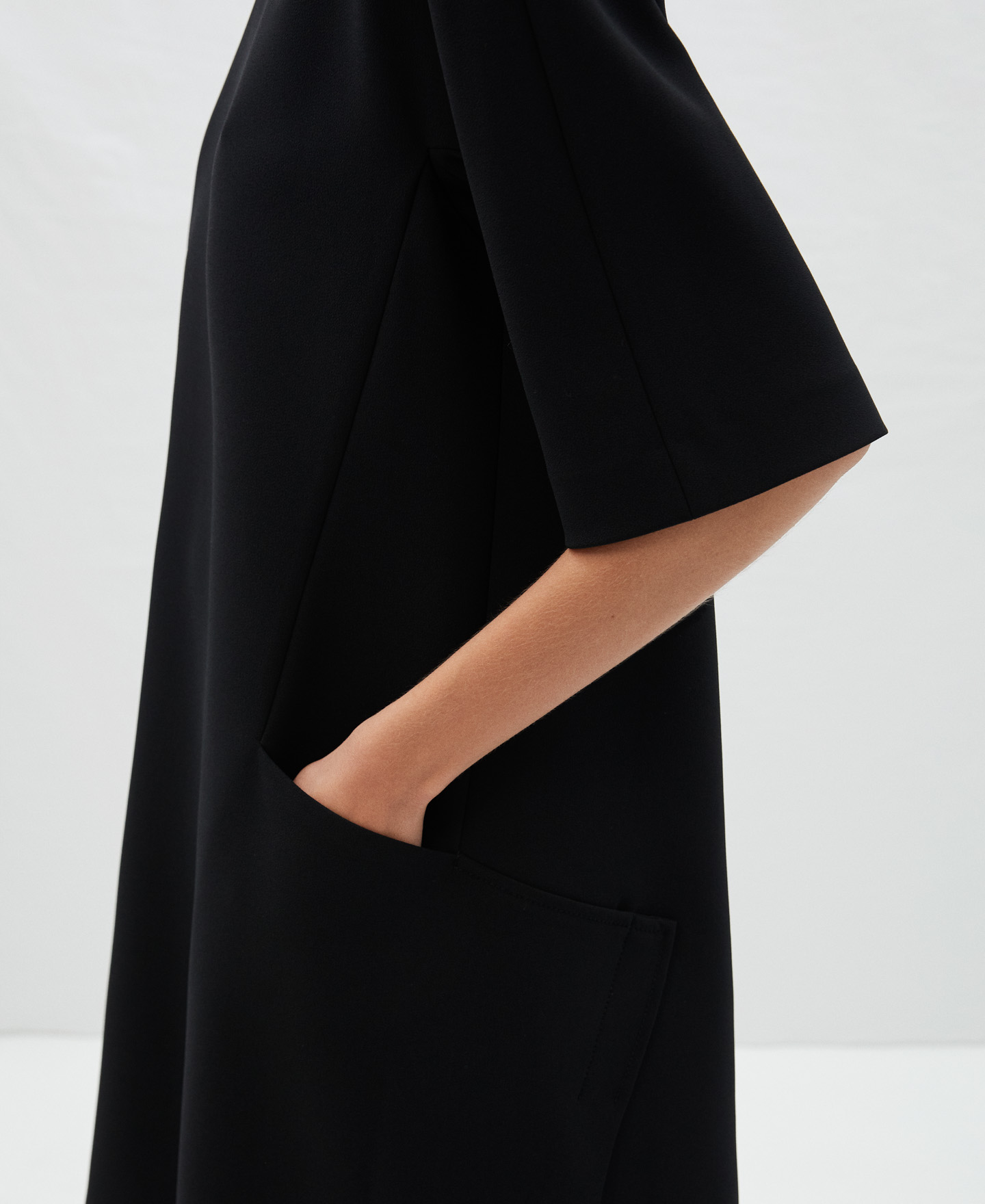 A-line dress with round neck image number 3