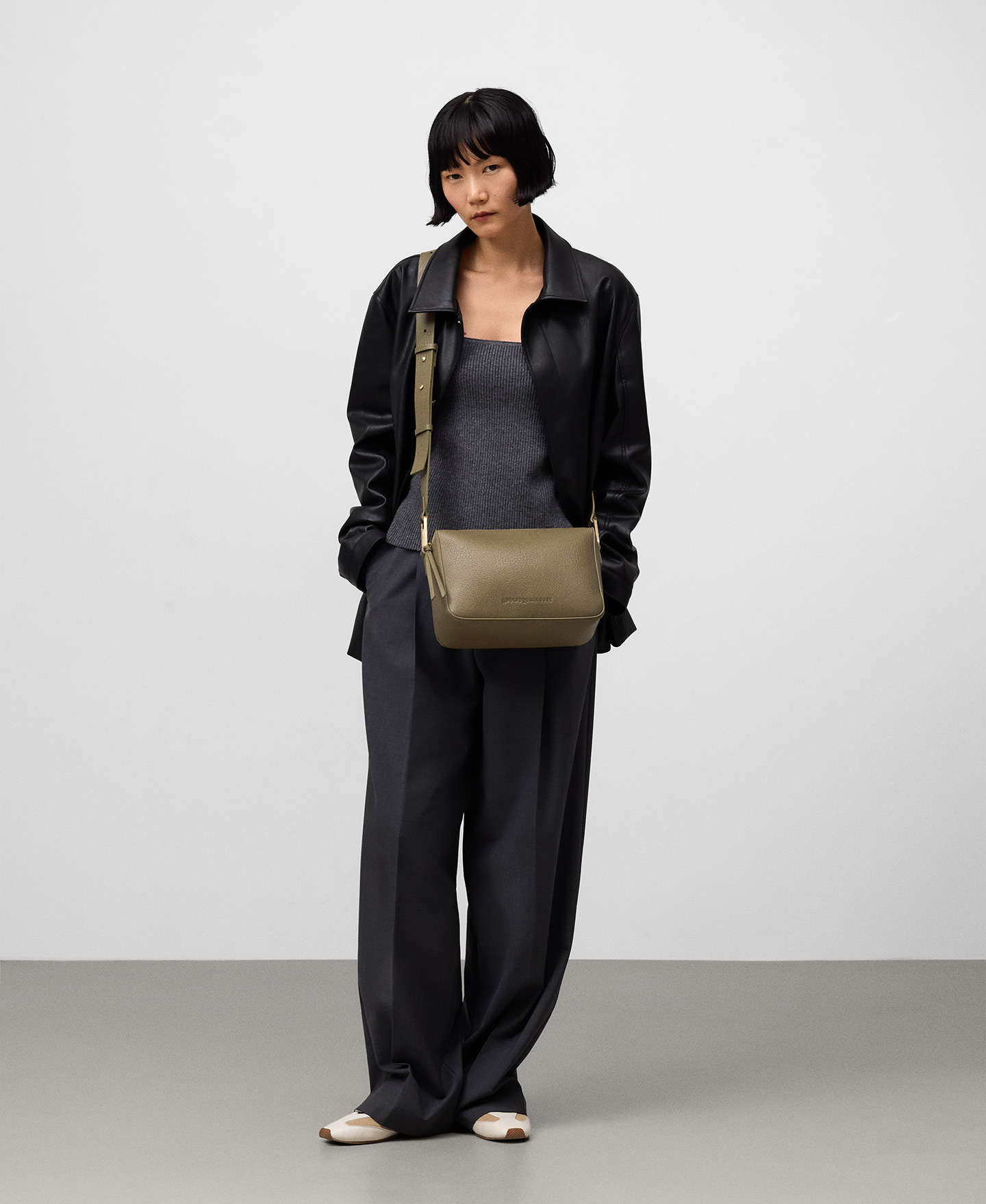 Mica medium crossbody woman image number 5