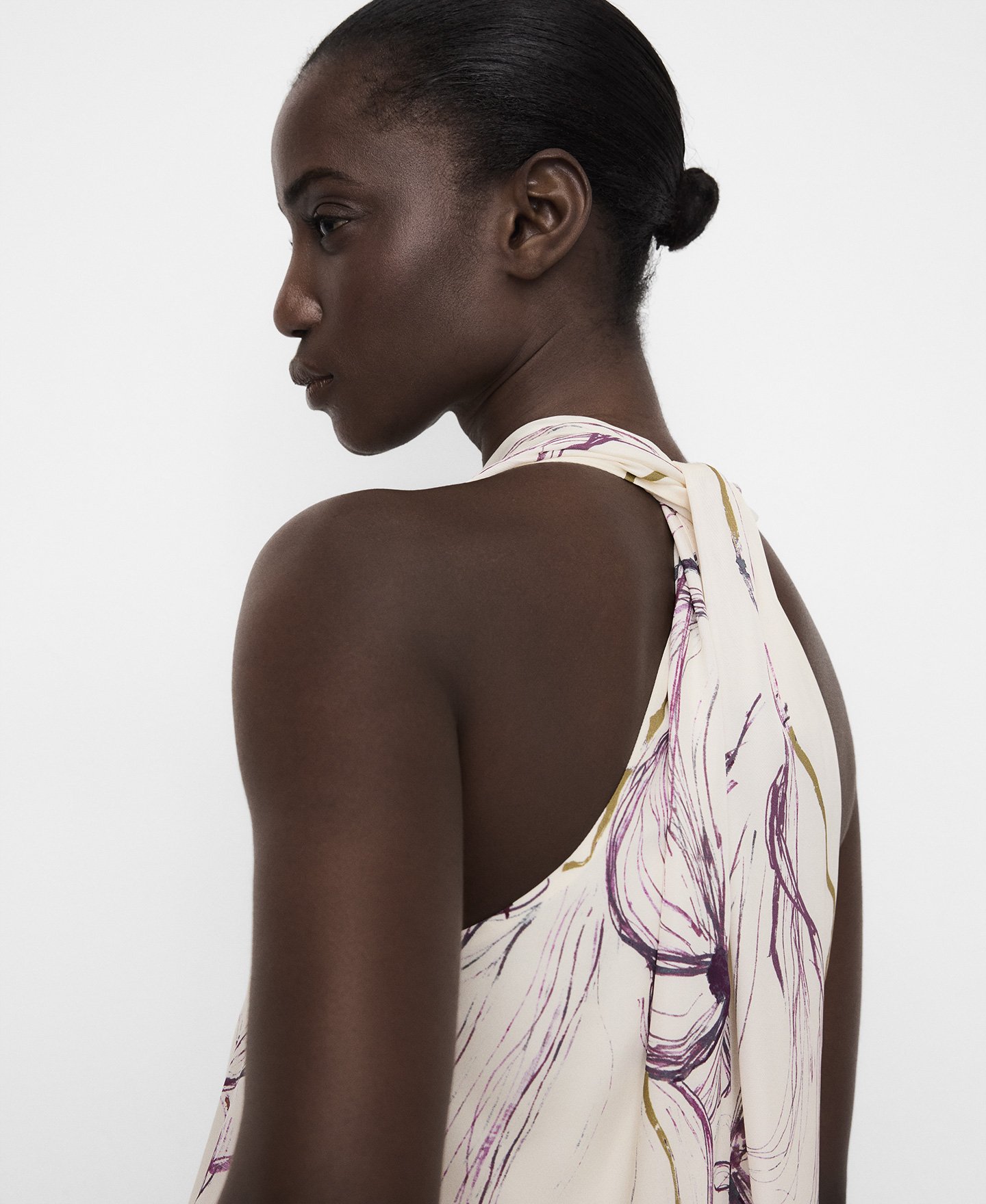 Vestido estampado escote pico image number 3