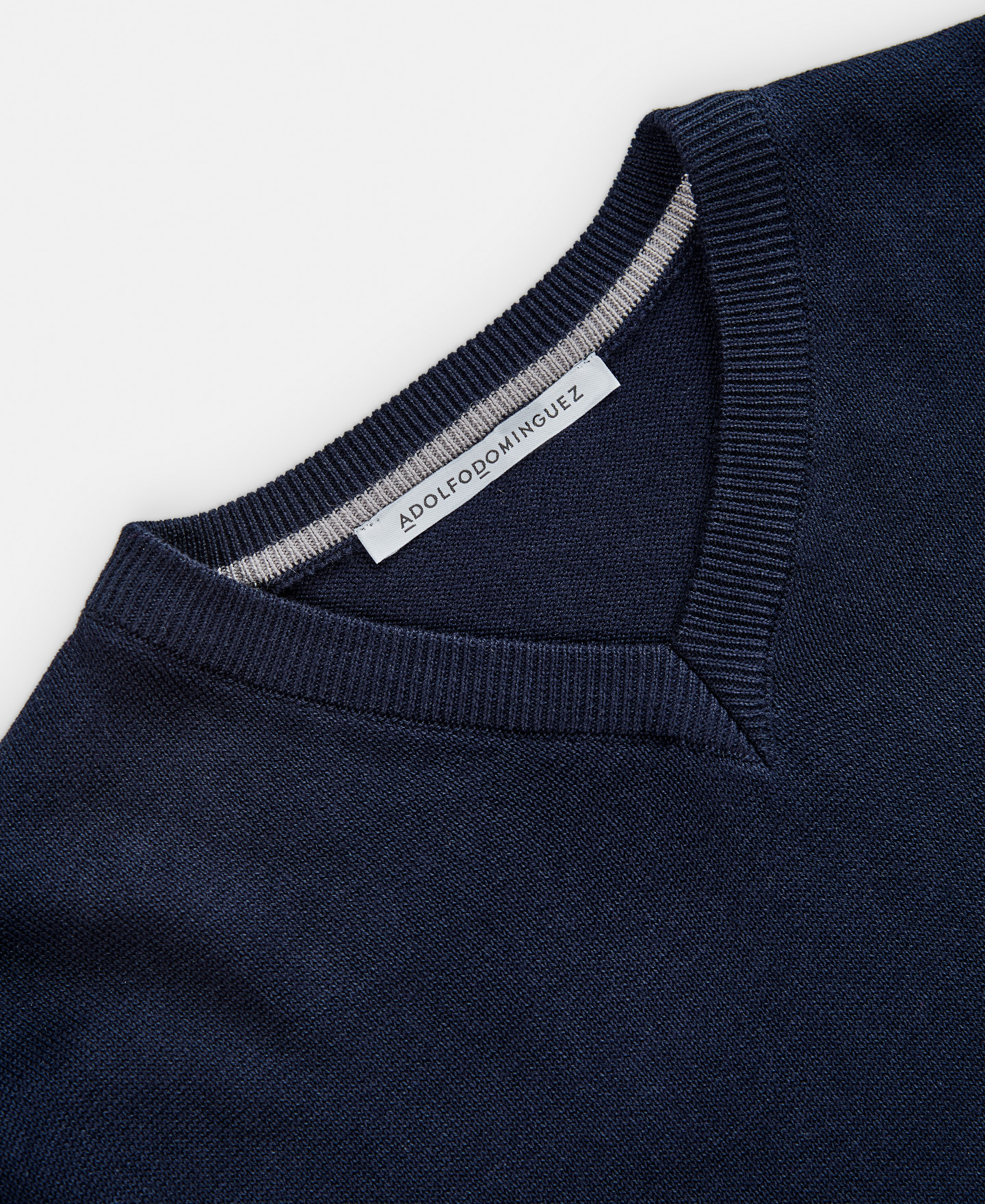 Pistachio cotton V-neck sweater image number 6