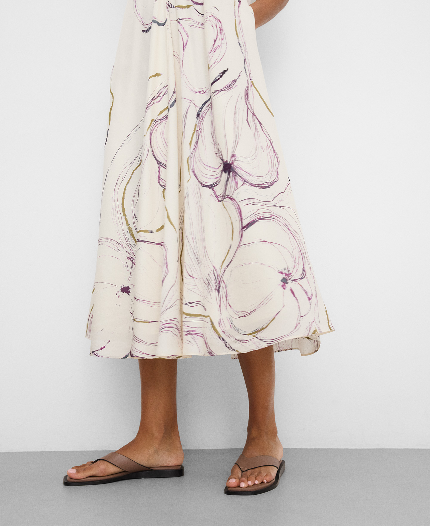 Vestido estampado escote pico image number 3