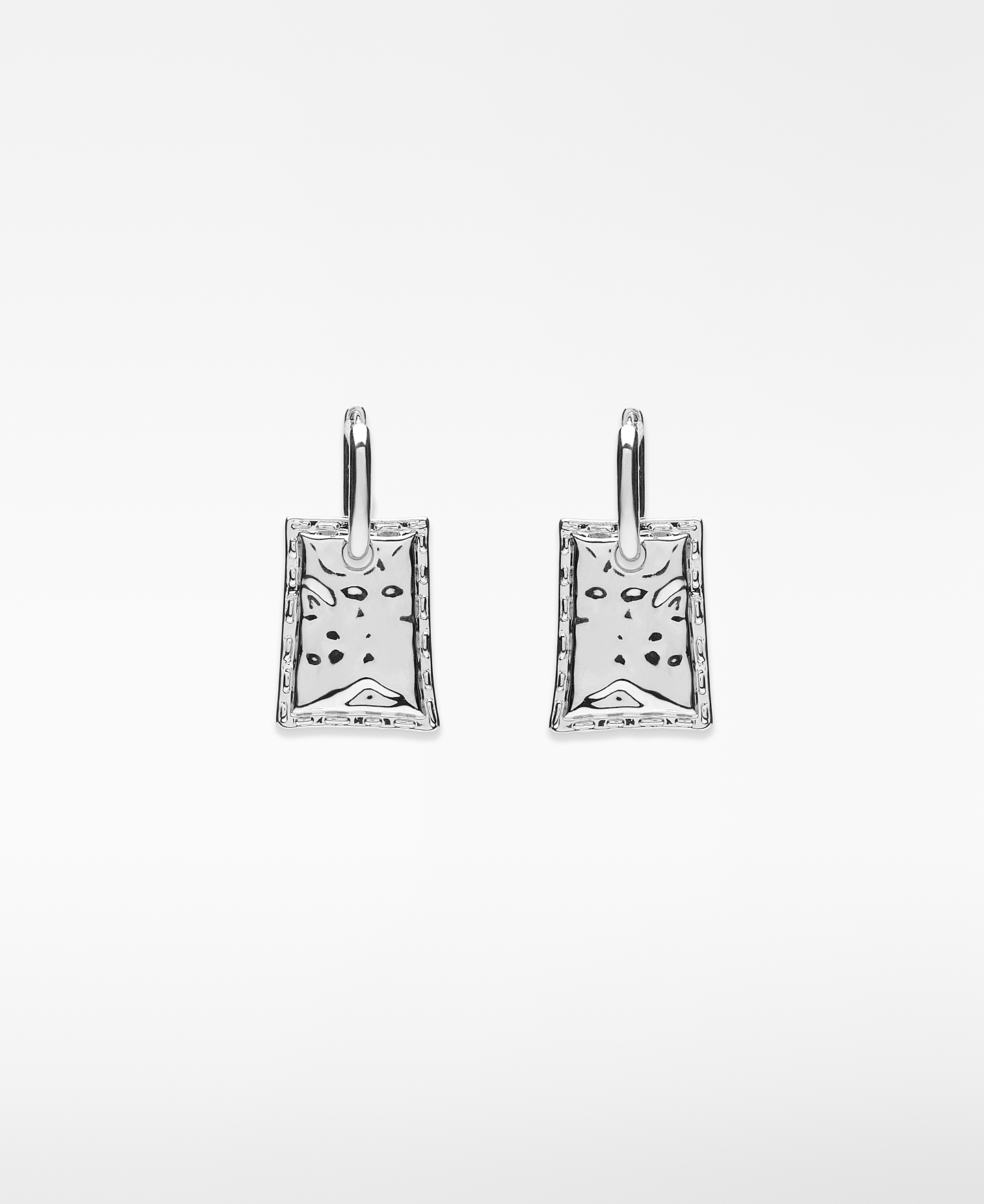 Pendientes plateados relieve mujer image number 0