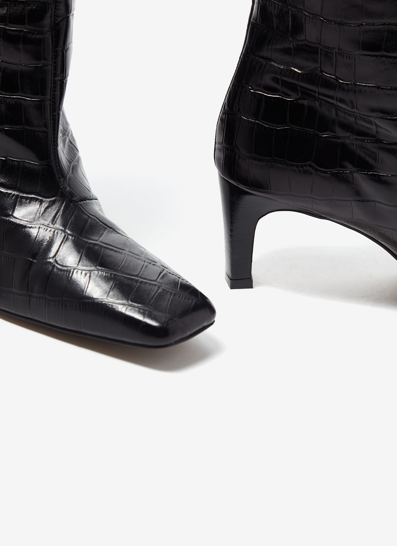 Knee-high boots image number 2