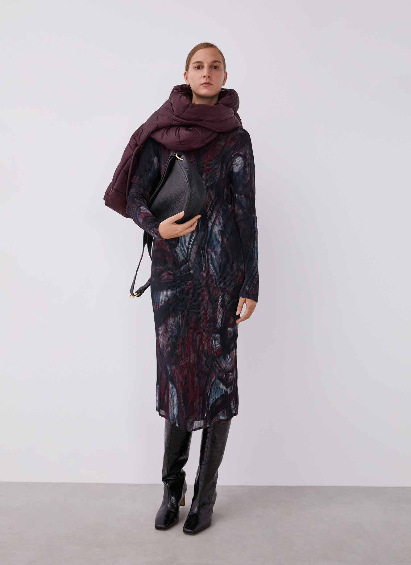 Crinkle printed midi dress image number 7
