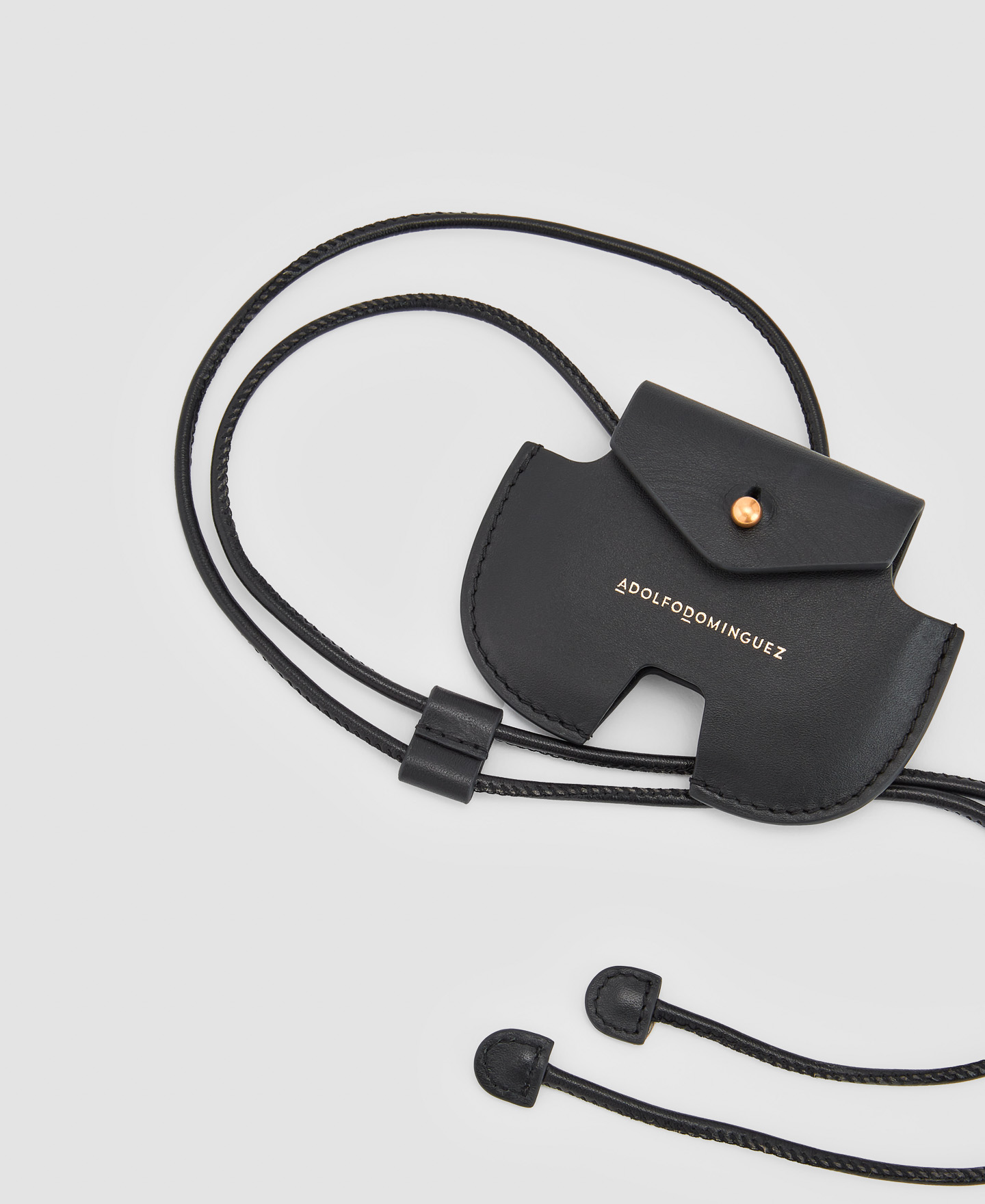 Vachetta leather airpods case image number 2