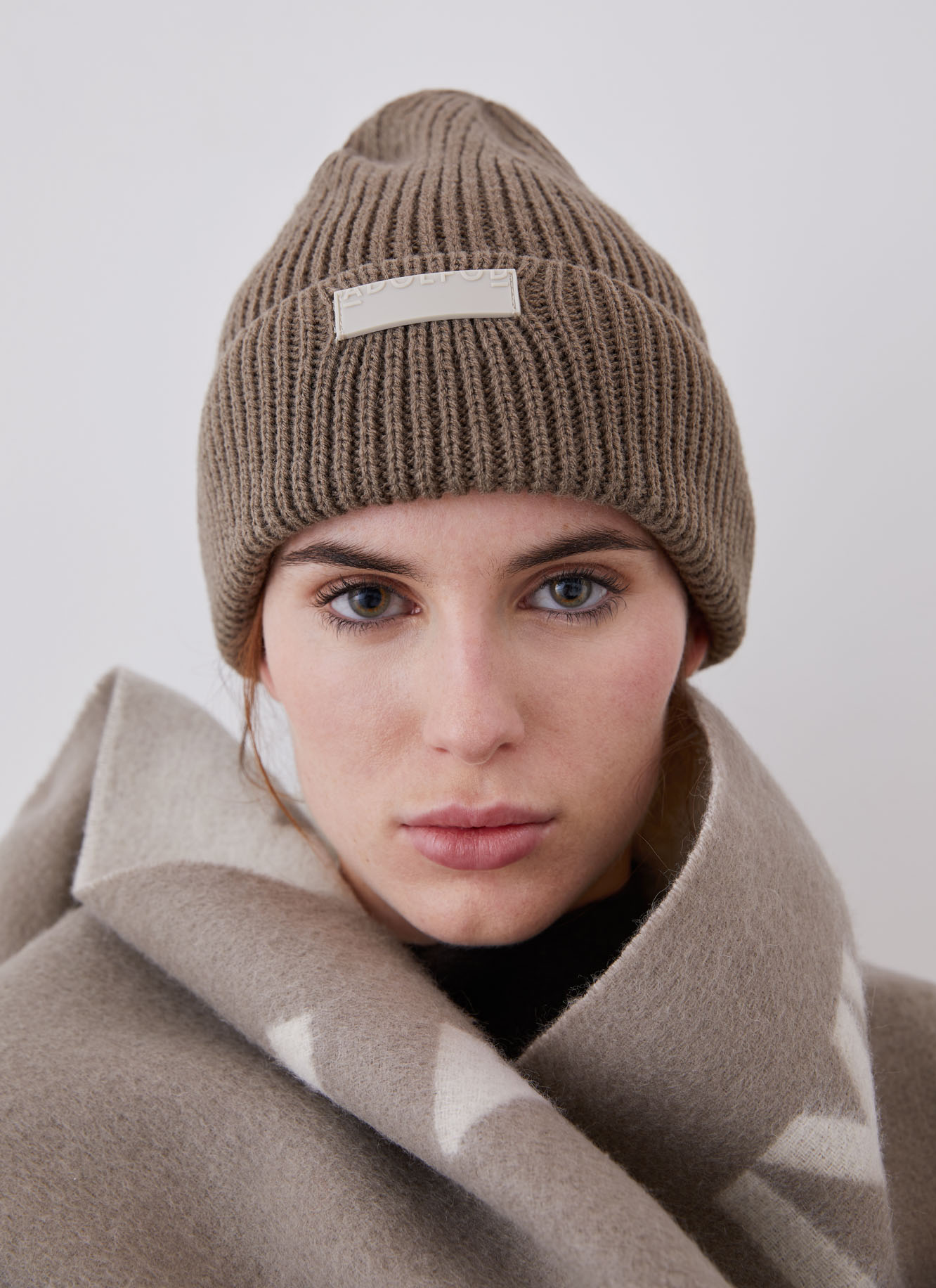 Beanie en canalé con logo image number 3