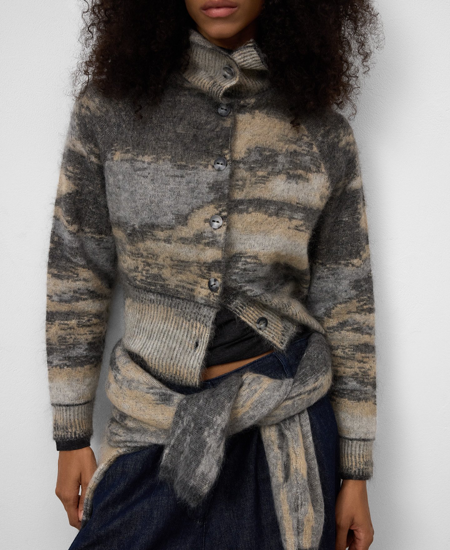 Gradient jacquard knit cardigan woman image number 3