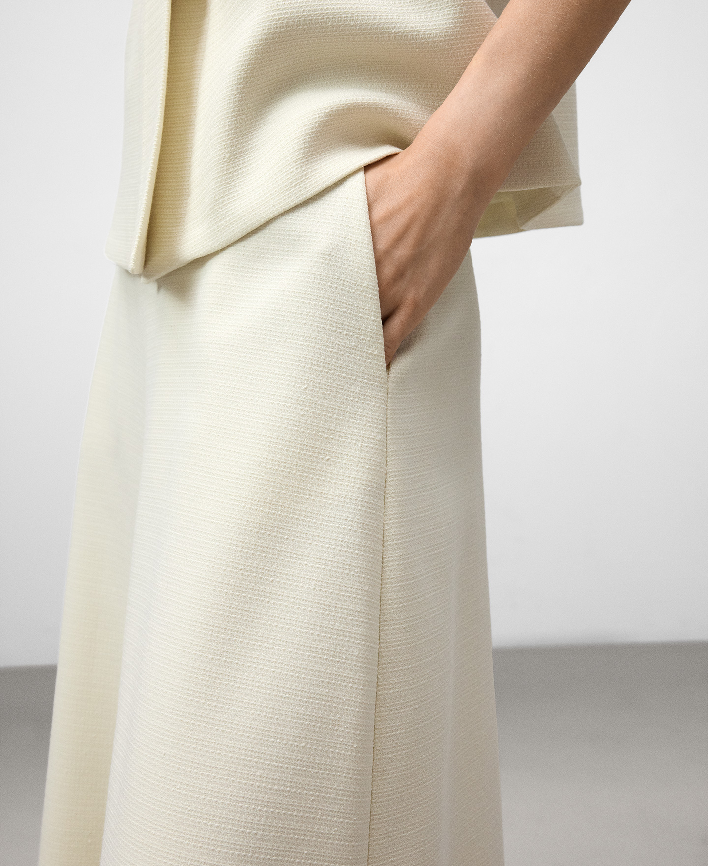 Pantalón culotte textura mujer image number 3