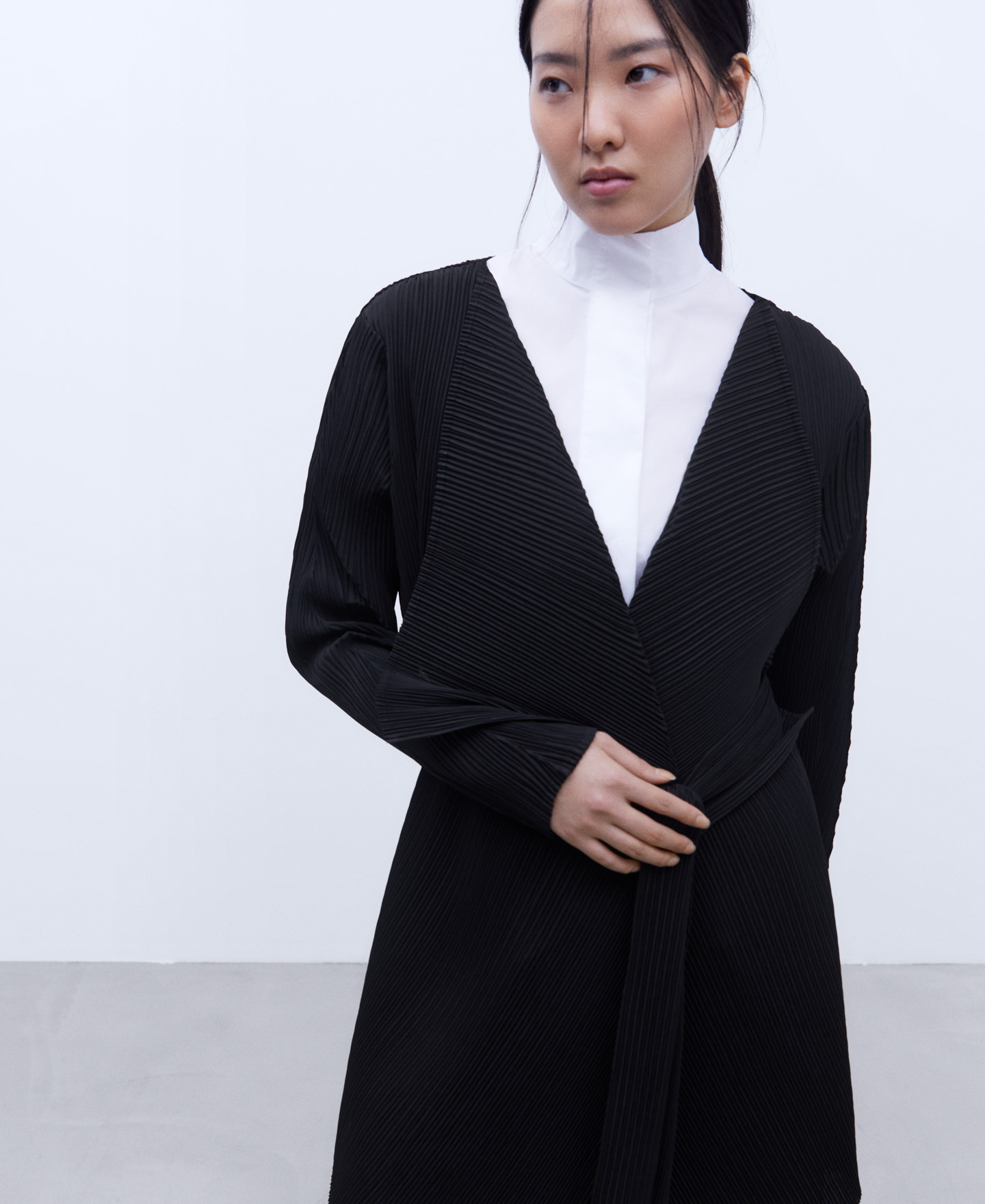 Asymmetrical crinkle jacket image number 4