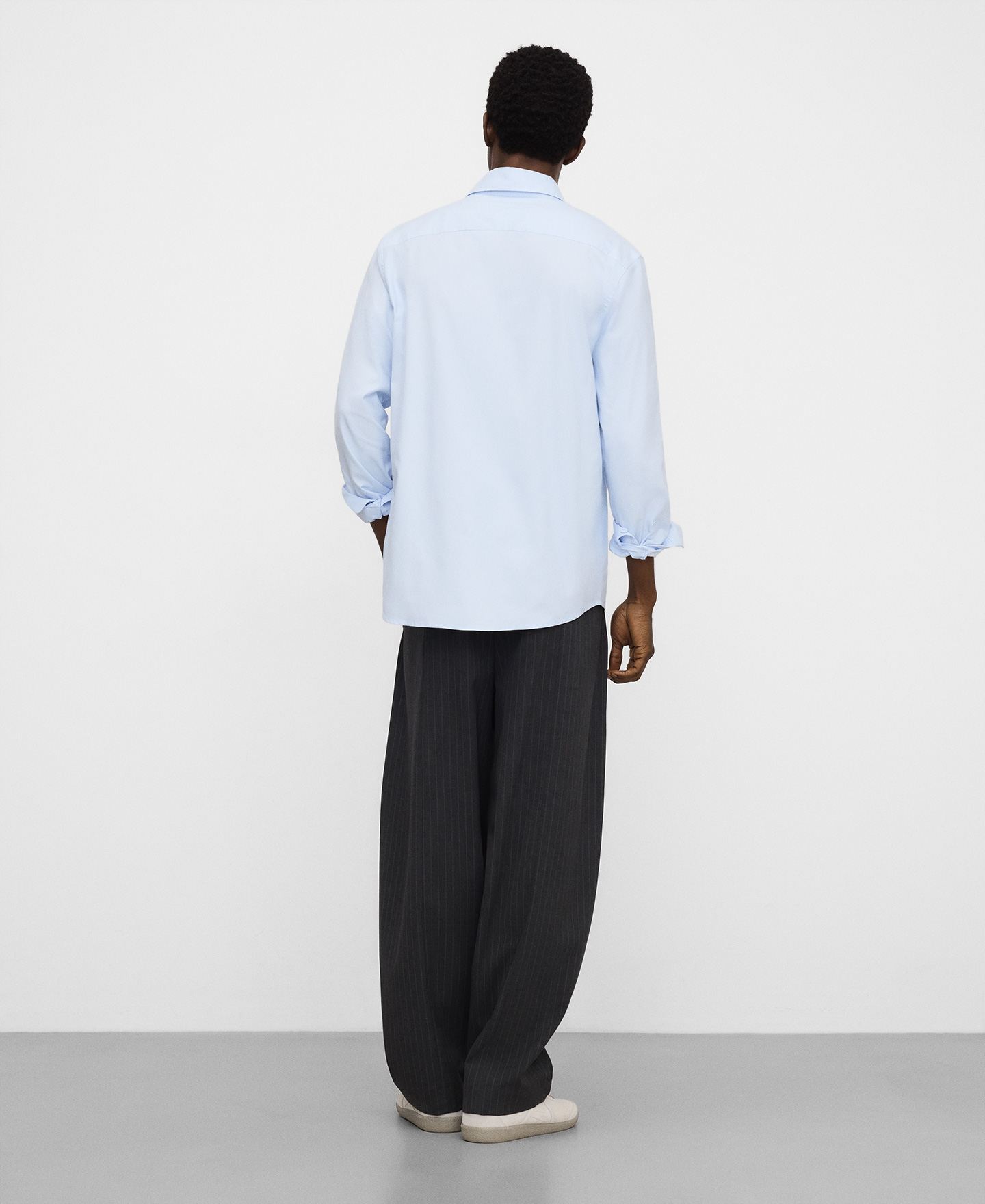 Regular fit spread collar shirt image number 2