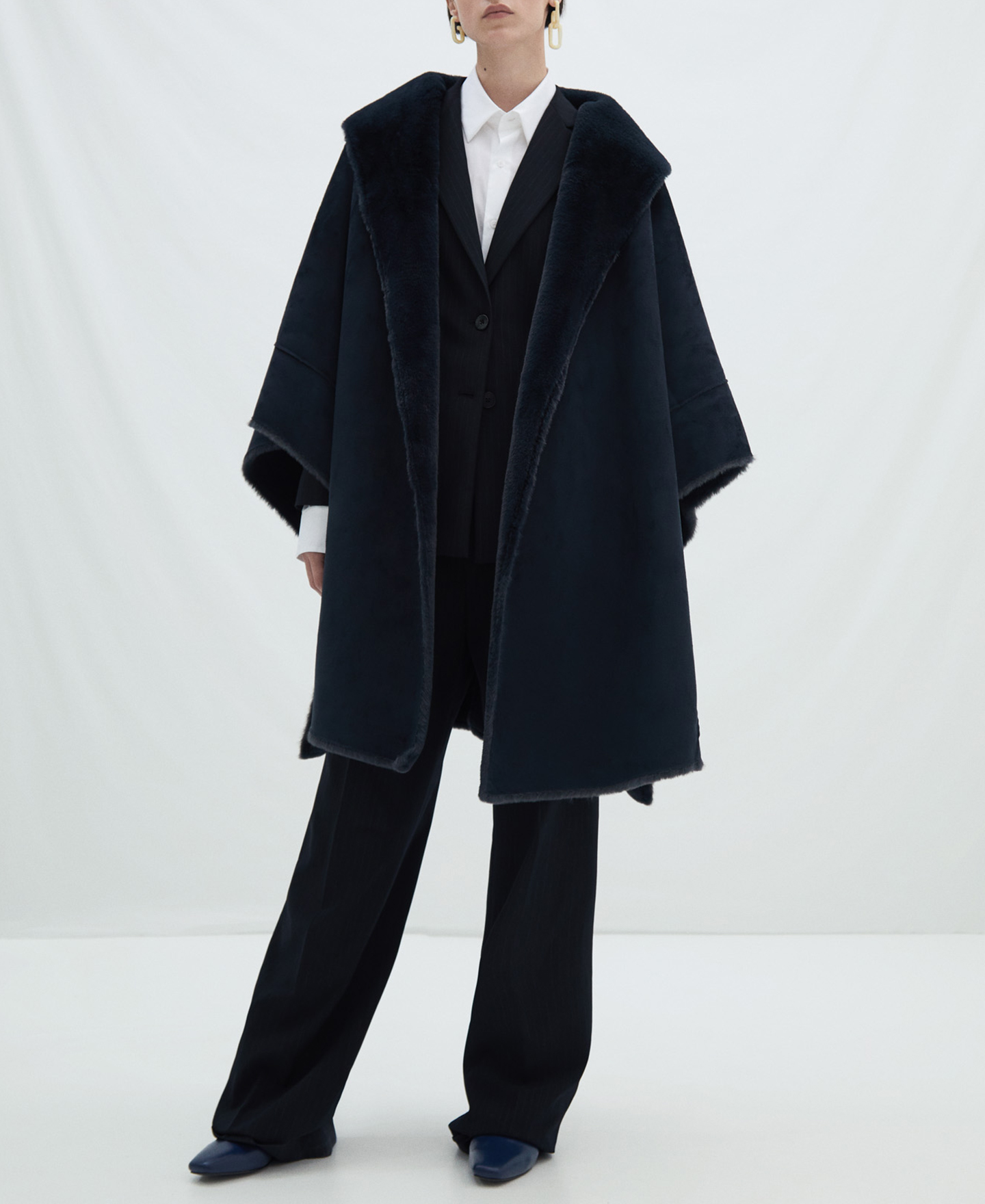 Faux suede and synthetic fur cape image number 1