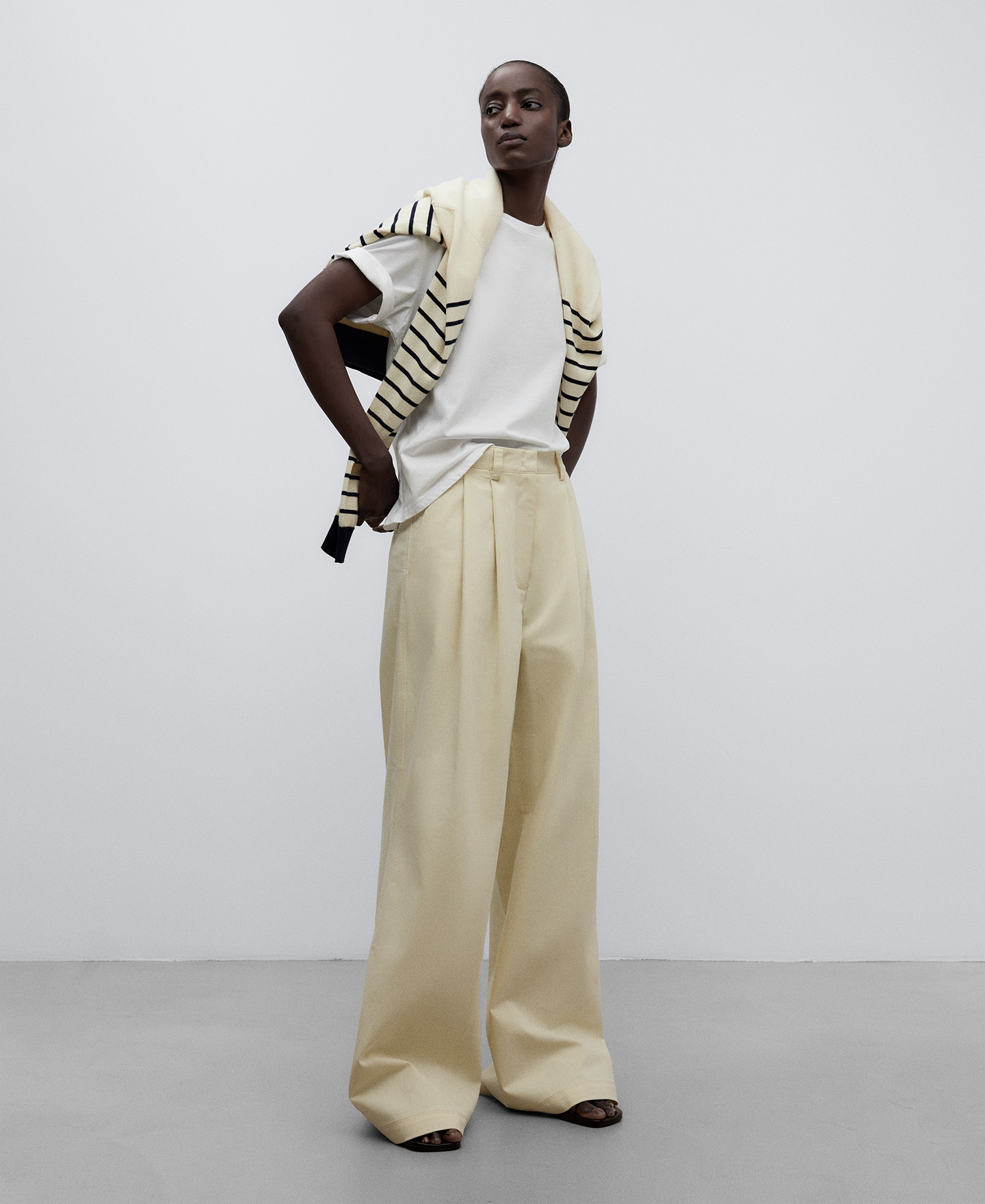 Ecru darts trousers woman image number 1