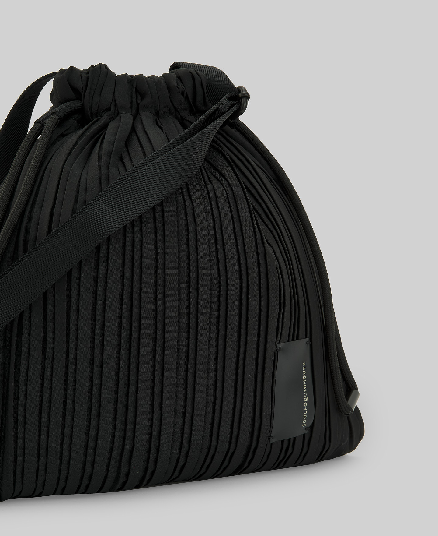 Small crinkle crossbody woman image number 2