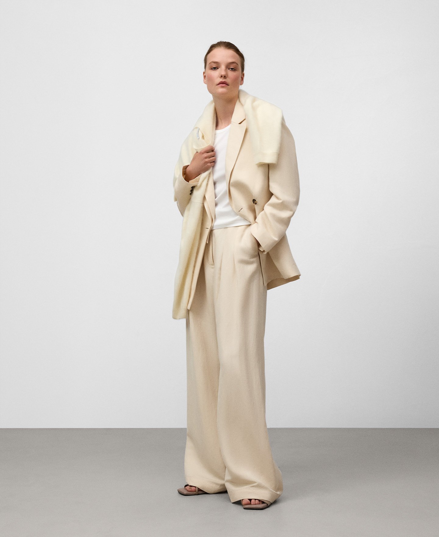 European linen blend trousers woman image number 1