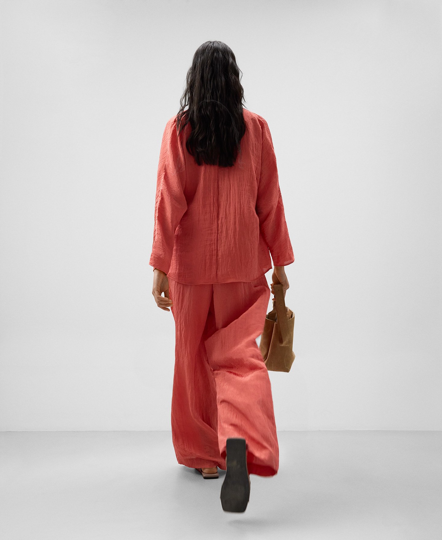 Wrinkled wrap blouse woman image number 2