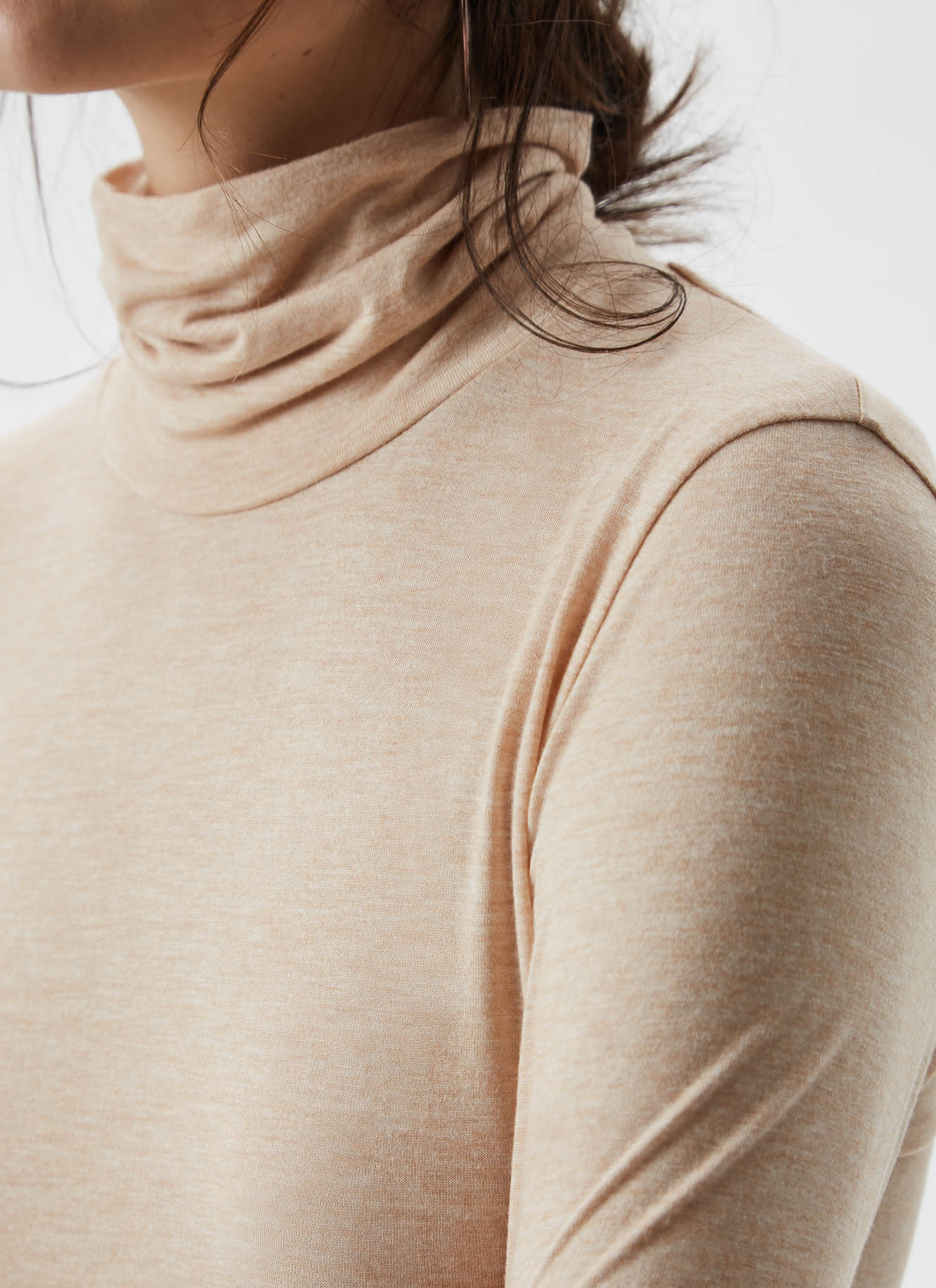 Jersey ajustado con cuello alto image number 1