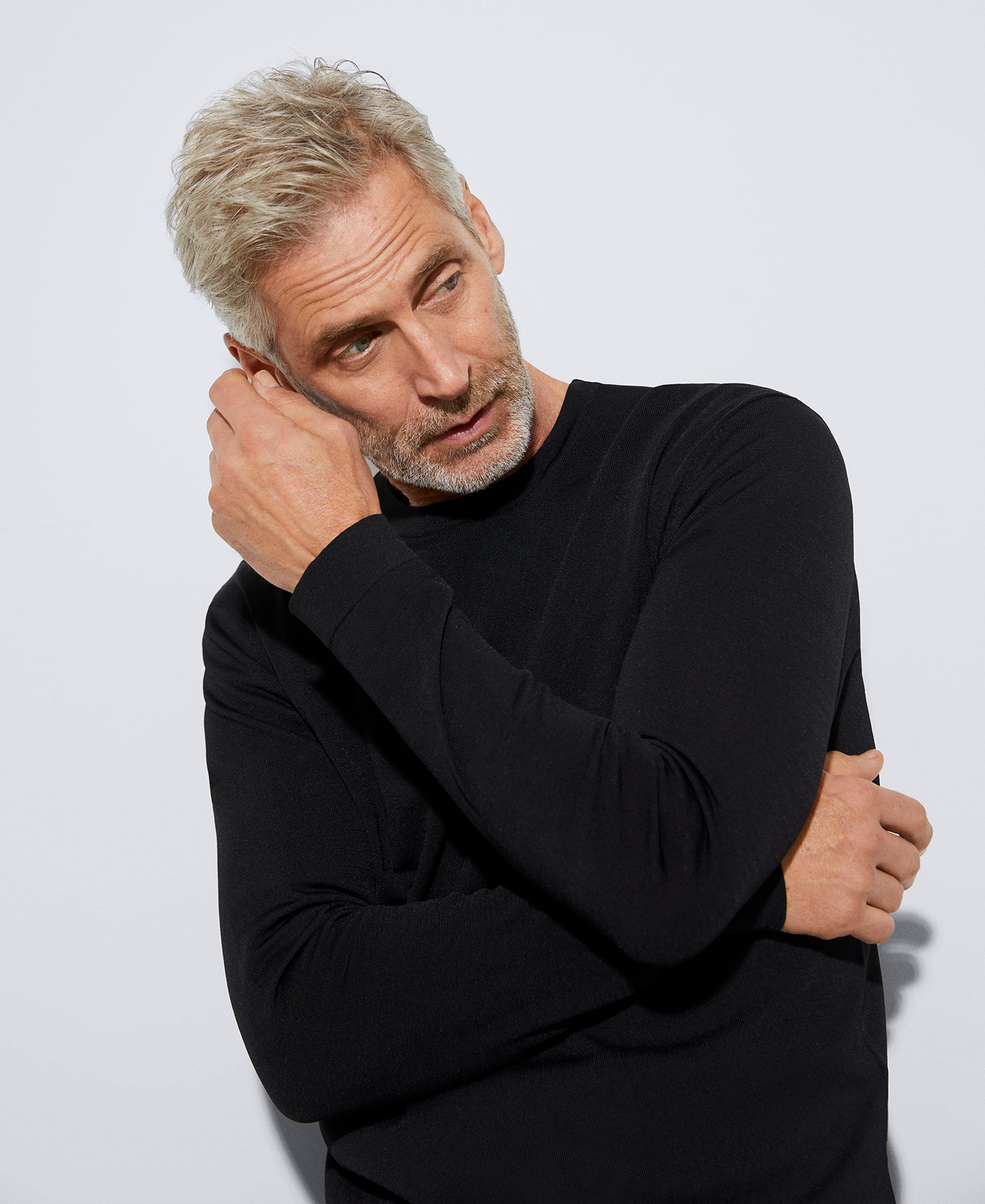 Viscose & recycled nylon knitted sweater image number 3